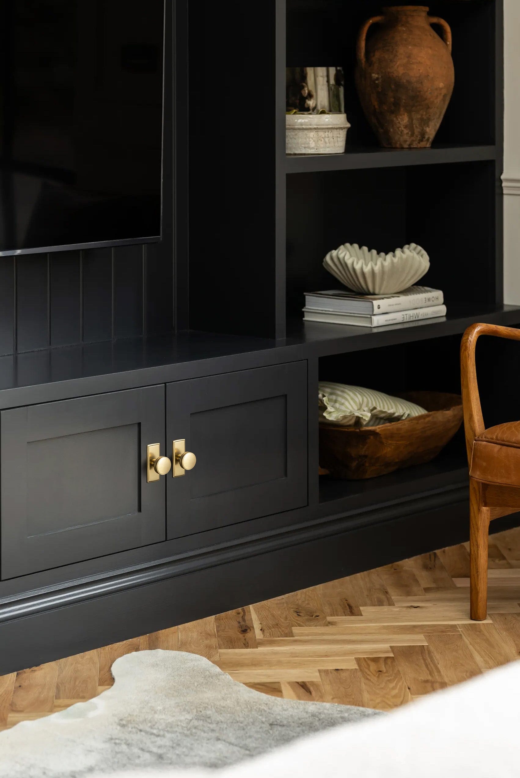 Goo-Ki Distinctive Artistic Engravings Single Hole Round Cabinet Knob Retro Flair Kitchen Hardware