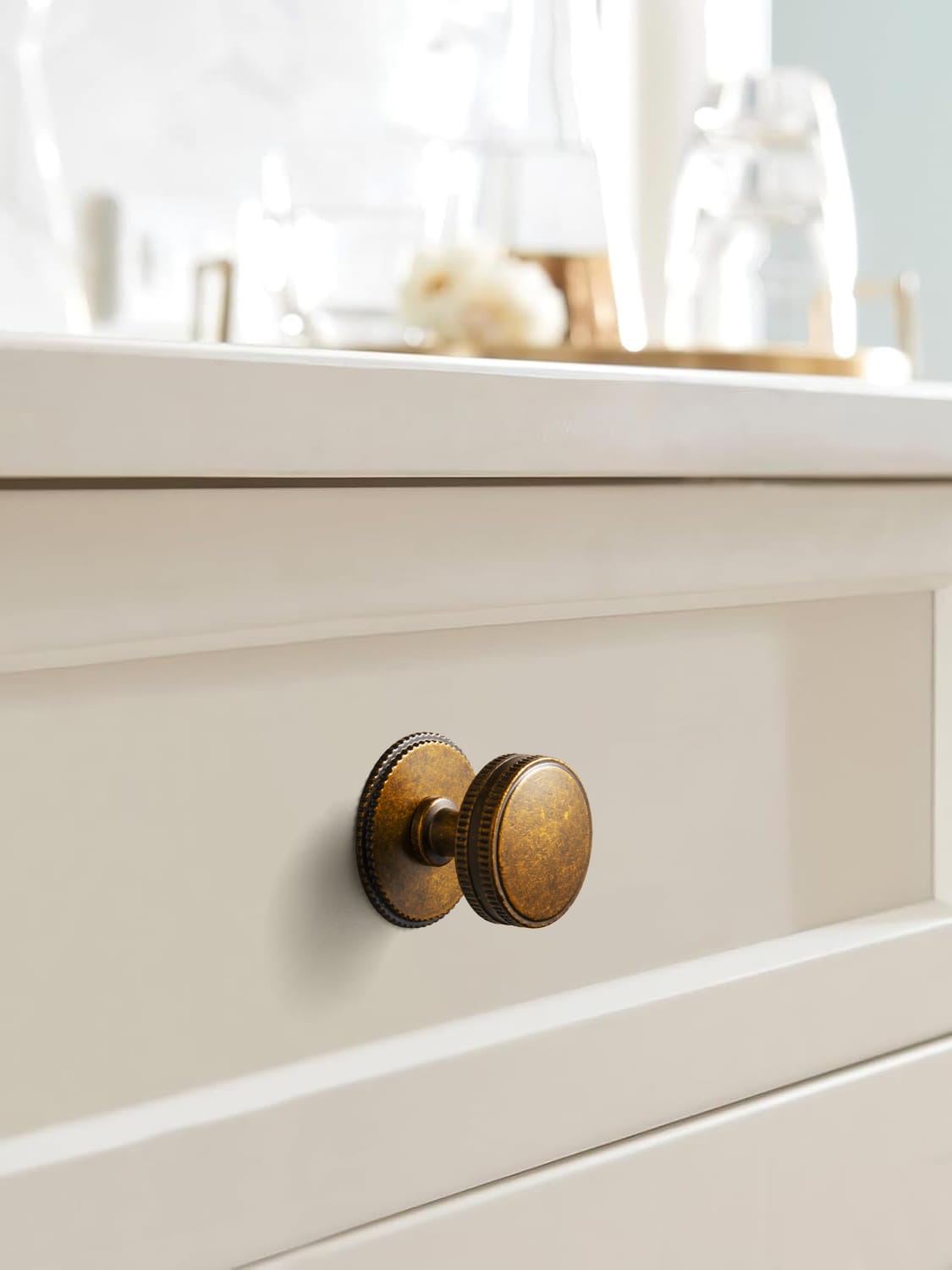Goo-Ki Distinctive Artistic Engravings Single Hole Round Cabinet Knob Retro Flair Kitchen Hardware