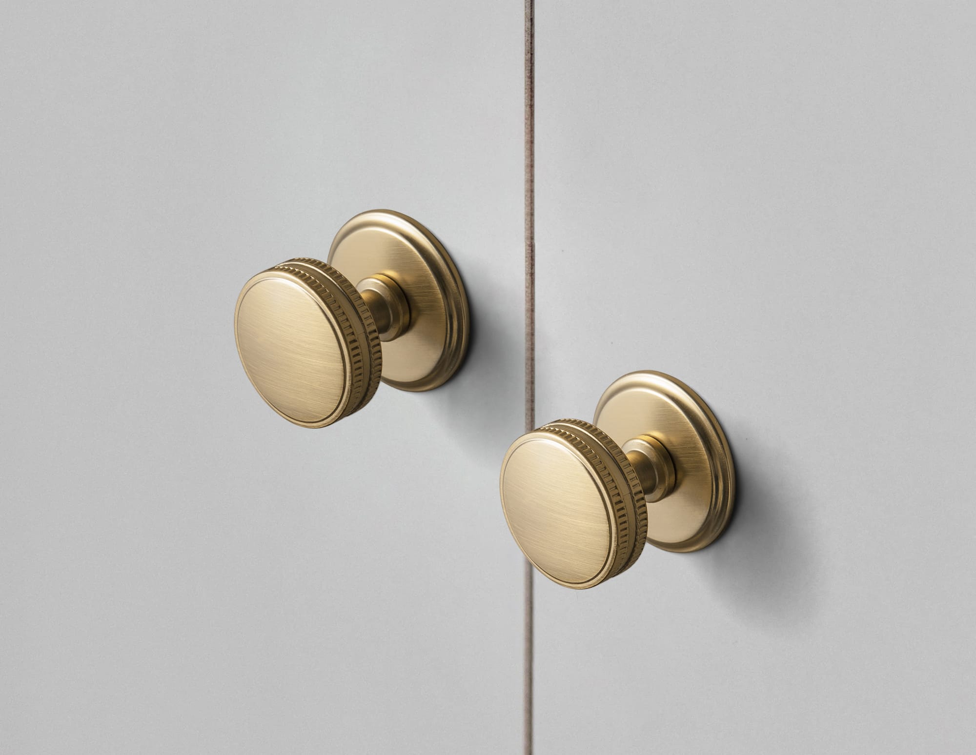 Goo-Ki Distinctive Artistic Engravings Single Hole Round Cabinet Knob Retro Flair Kitchen Hardware