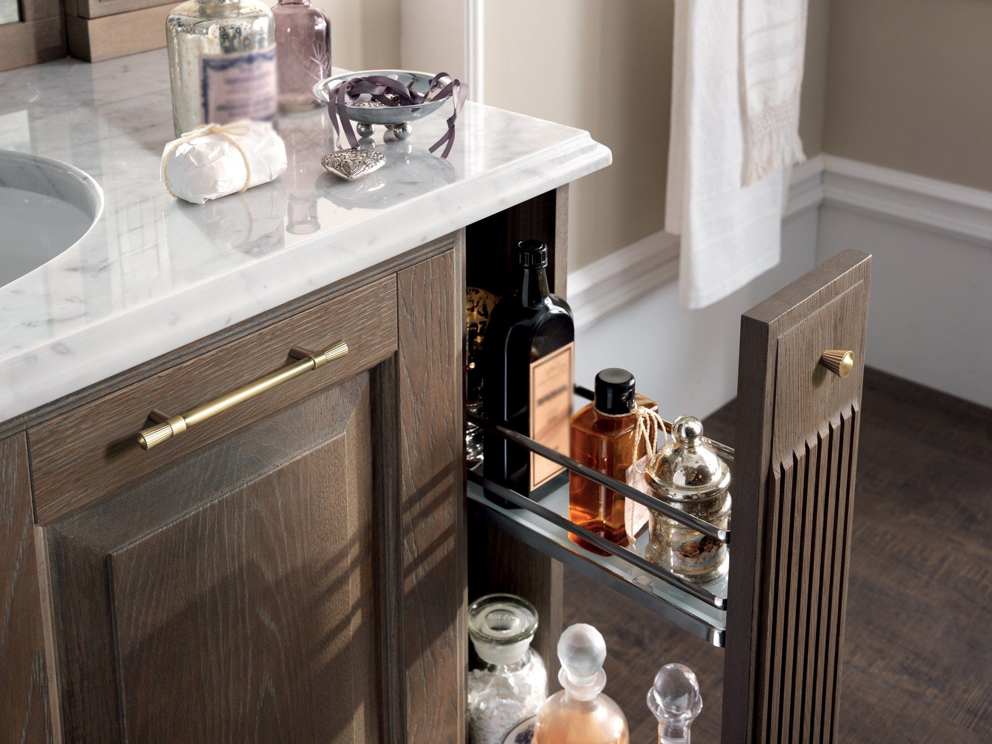 Goo-Ki Distinctive Stylish Zinc Alloy Cabinet Handles Featuring Textured Ribbed Ends