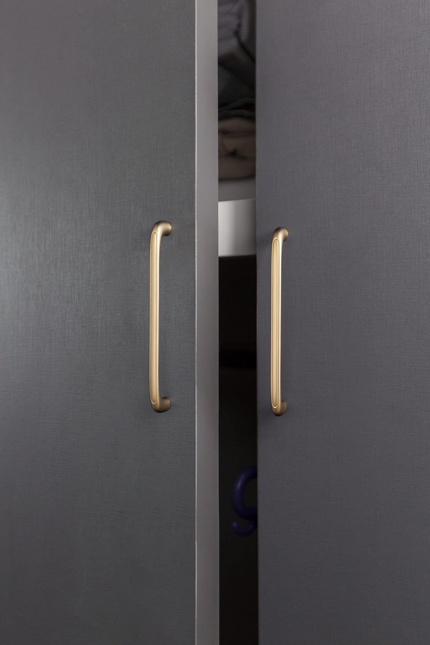 Goo-Ki Elegant Antique and Brushed Brass Bar Pull Cabinet Handles with Unique Design