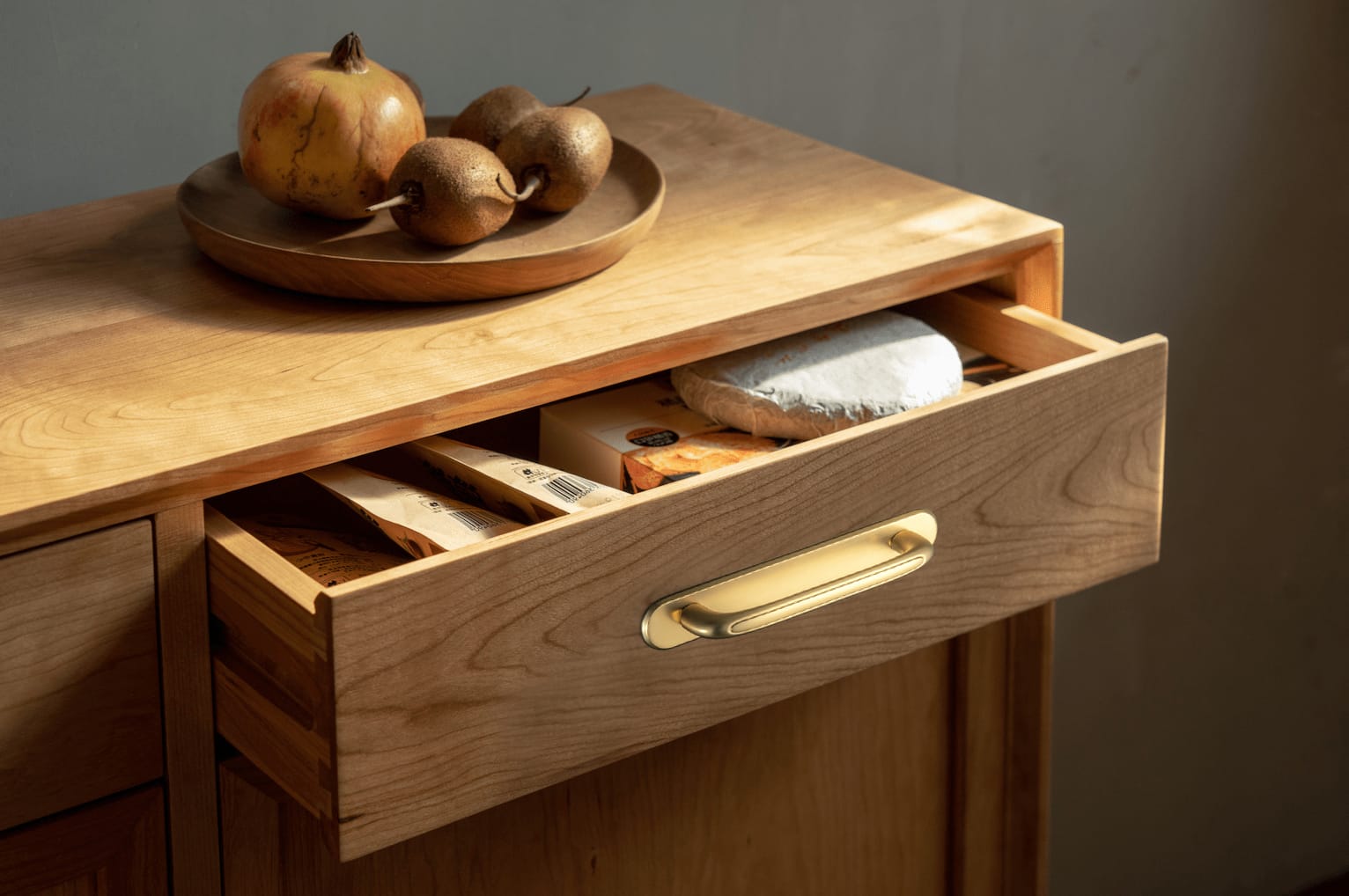 Goo-Ki Elegant Antique and Brushed Brass Bar Pull Cabinet Handles with Unique Design