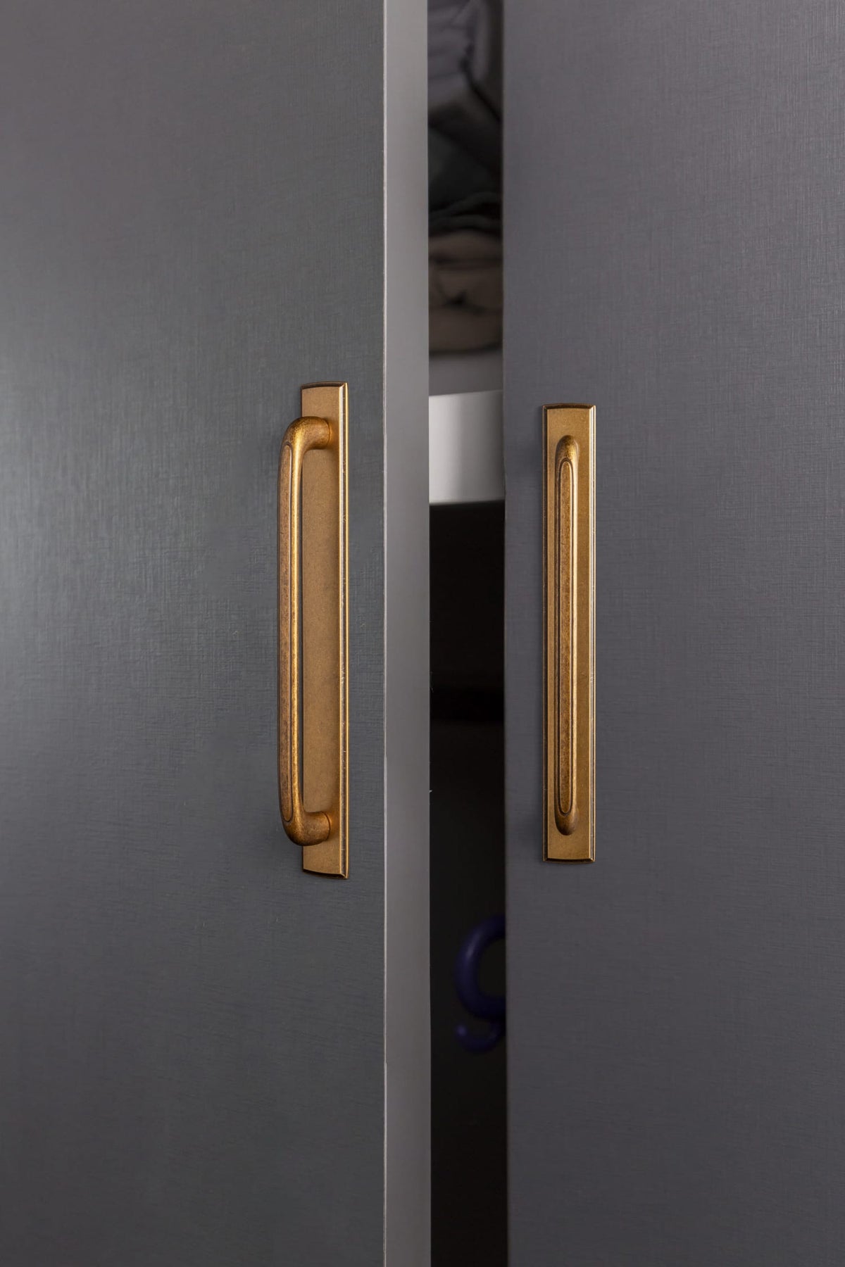 Goo-Ki Elegant Antique and Brushed Brass Bar Pull Cabinet Handles with Unique Design