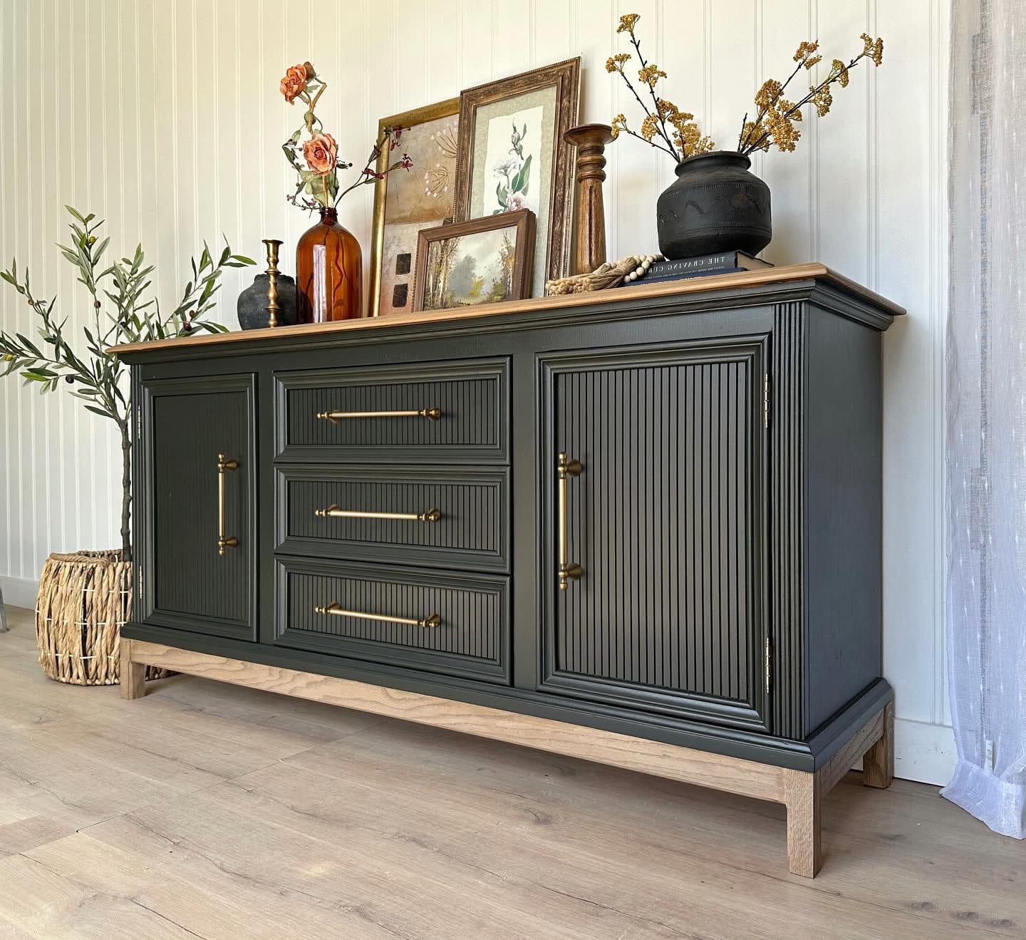 Goo-Ki Elegant Zinc Alloy Cabinet Handles - Sleek Cylindrical with Decorative Spherical Ends