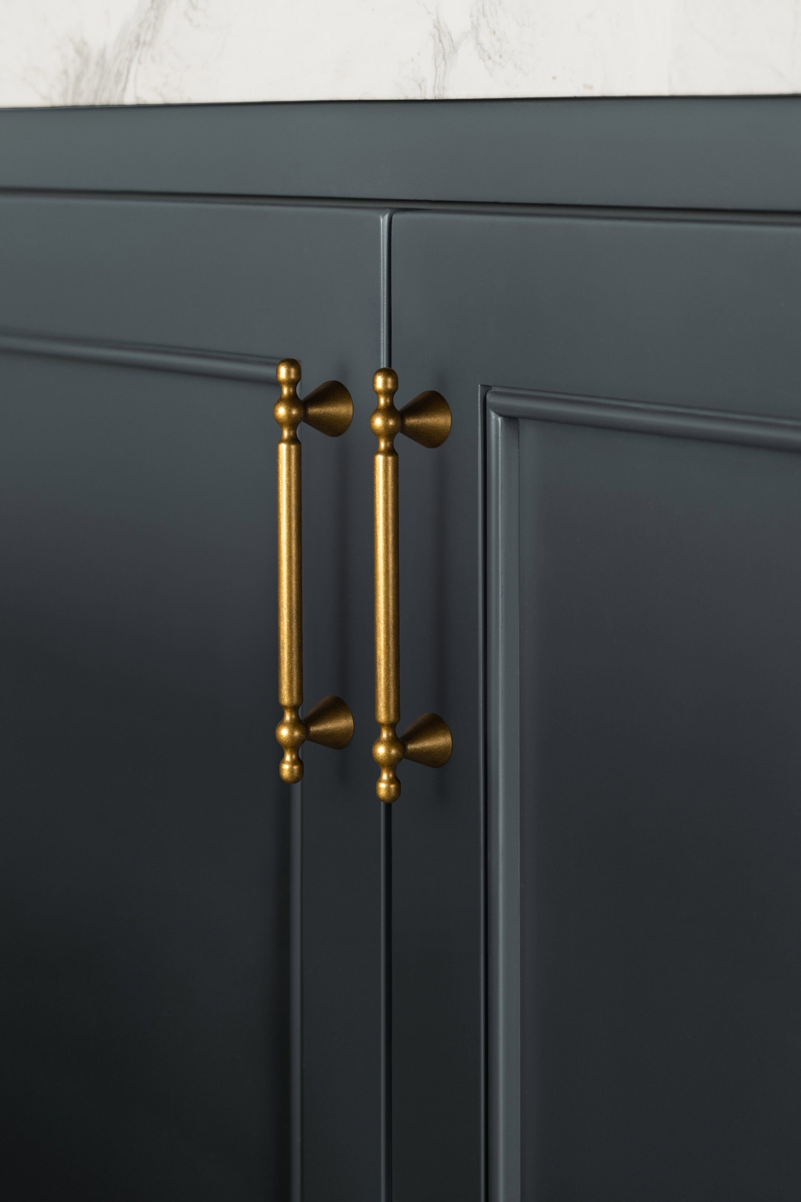 Goo-Ki Elegant Zinc Alloy Cabinet Handles - Sleek Cylindrical with Decorative Spherical Ends