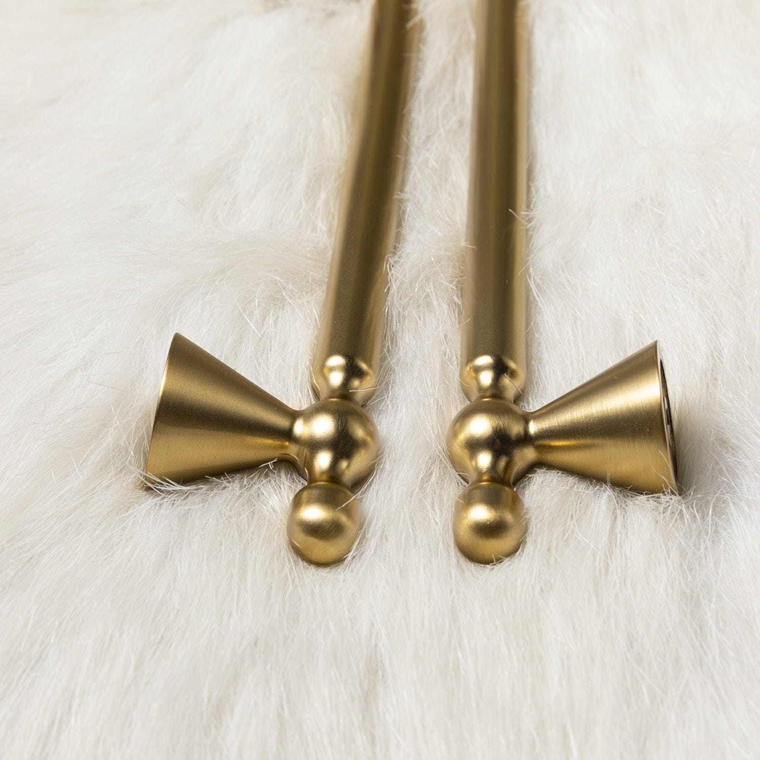 Goo-Ki Elegant Zinc Alloy Cabinet Handles - Sleek Cylindrical with Decorative Spherical Ends