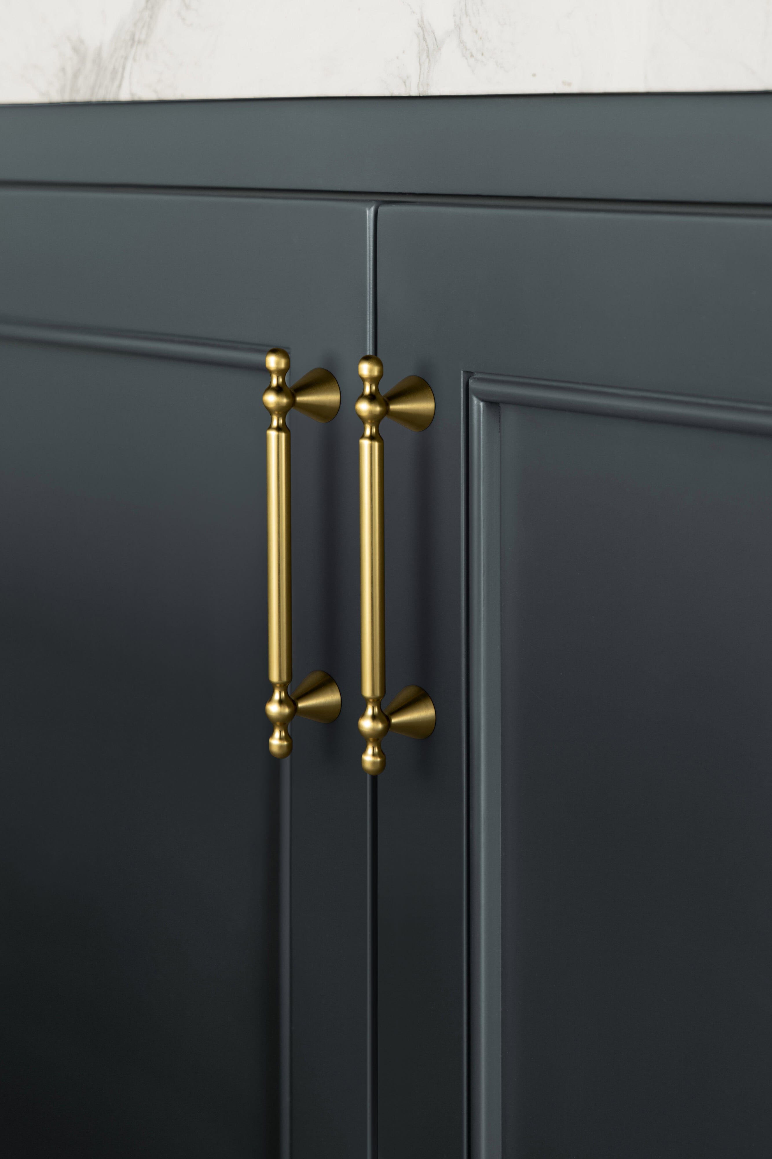 Goo-Ki Elegant Zinc Alloy Cabinet Handles - Sleek Cylindrical with Decorative Spherical Ends