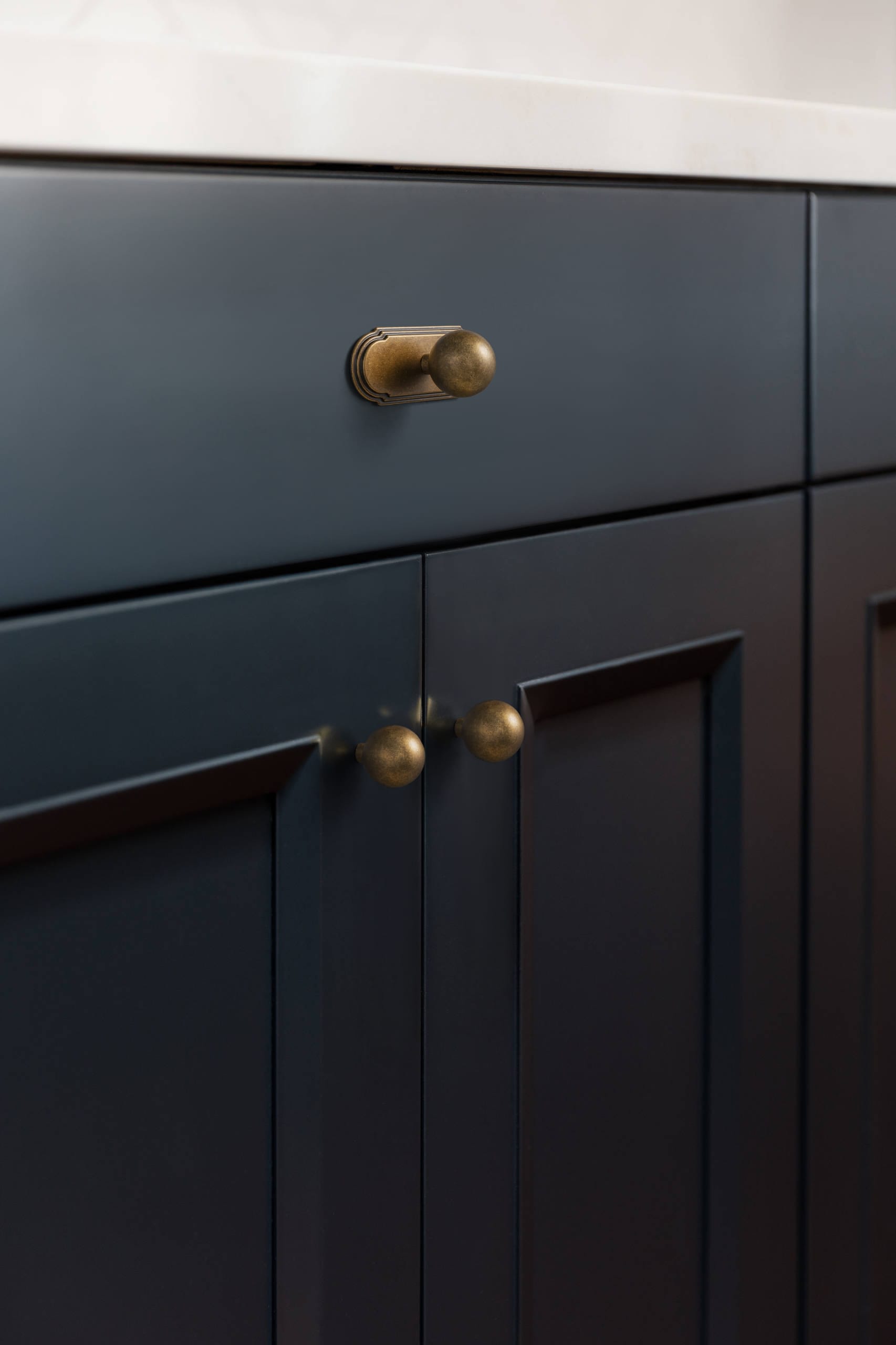 Goo-Ki 【EU Order】Classic Cabinet Bar Pulls with Back Plate Zinc Alloy Cabinet Handle with Long Back Plate