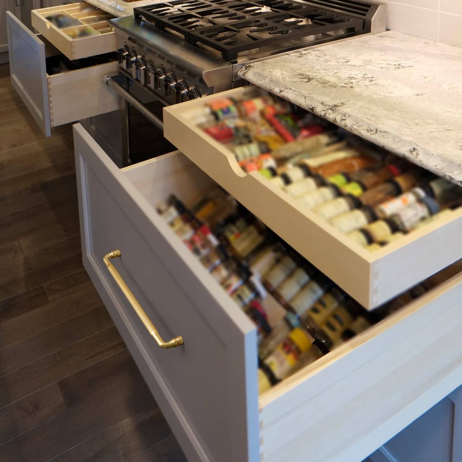 Goo-Ki Industrial Decorative Cabinet Pulls Unique L-shaped Drawer Handles with Textured Grip