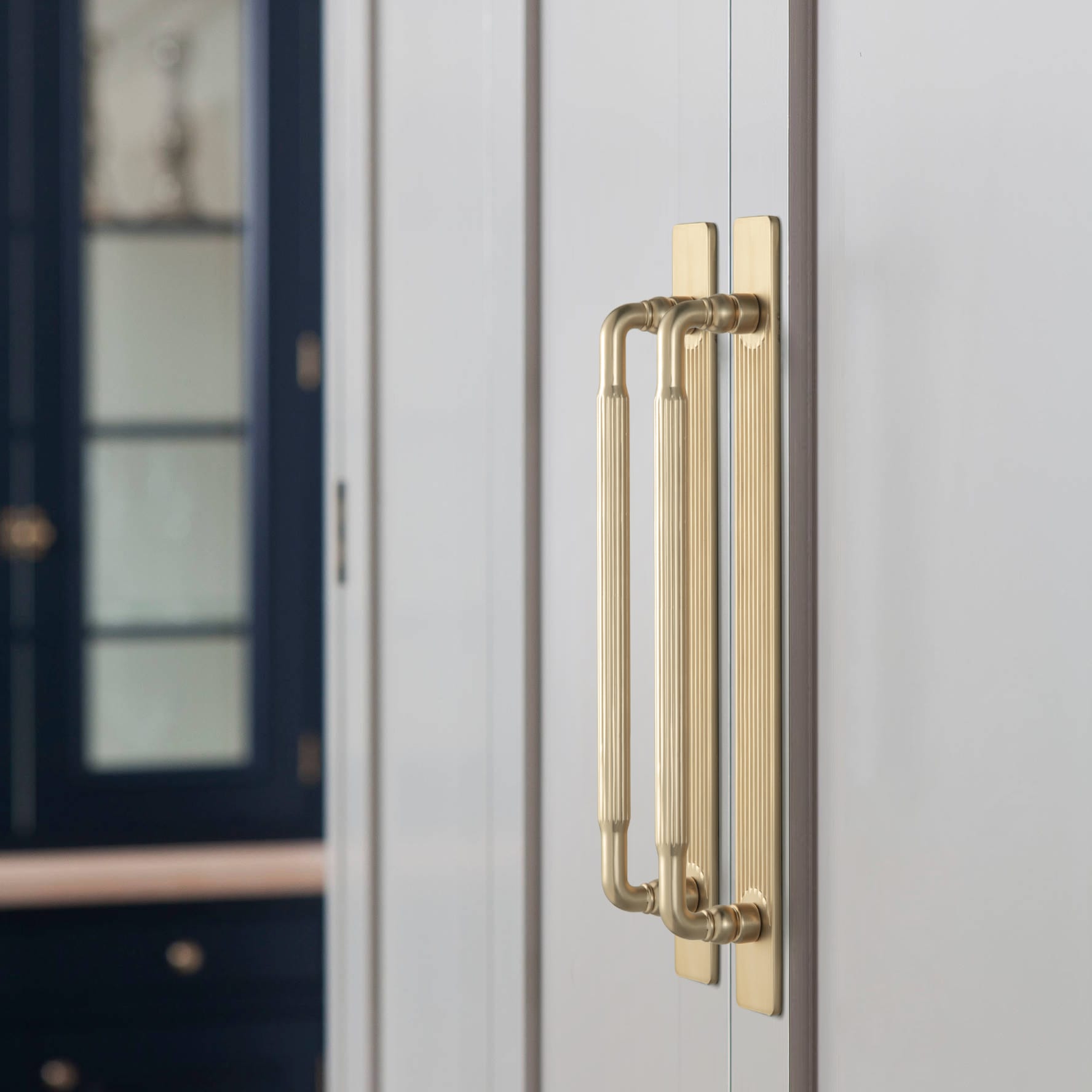 Goo-Ki Industrial Decorative Cabinet Pulls Unique L-shaped Drawer Handles with Textured Grip