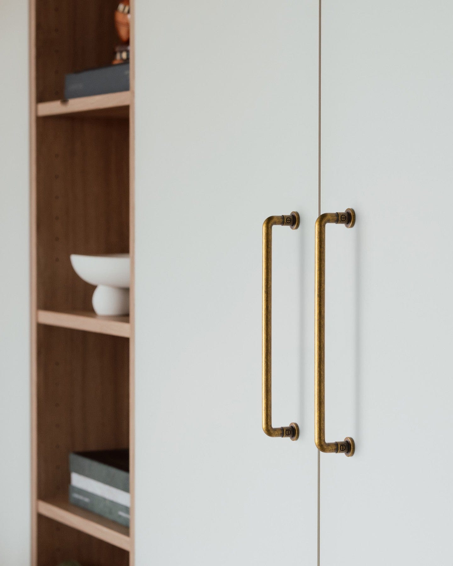 Goo-Ki Industrial Round Bar Zinc Alloy Pulls - Champagne Bronze & Antique Brass Finish