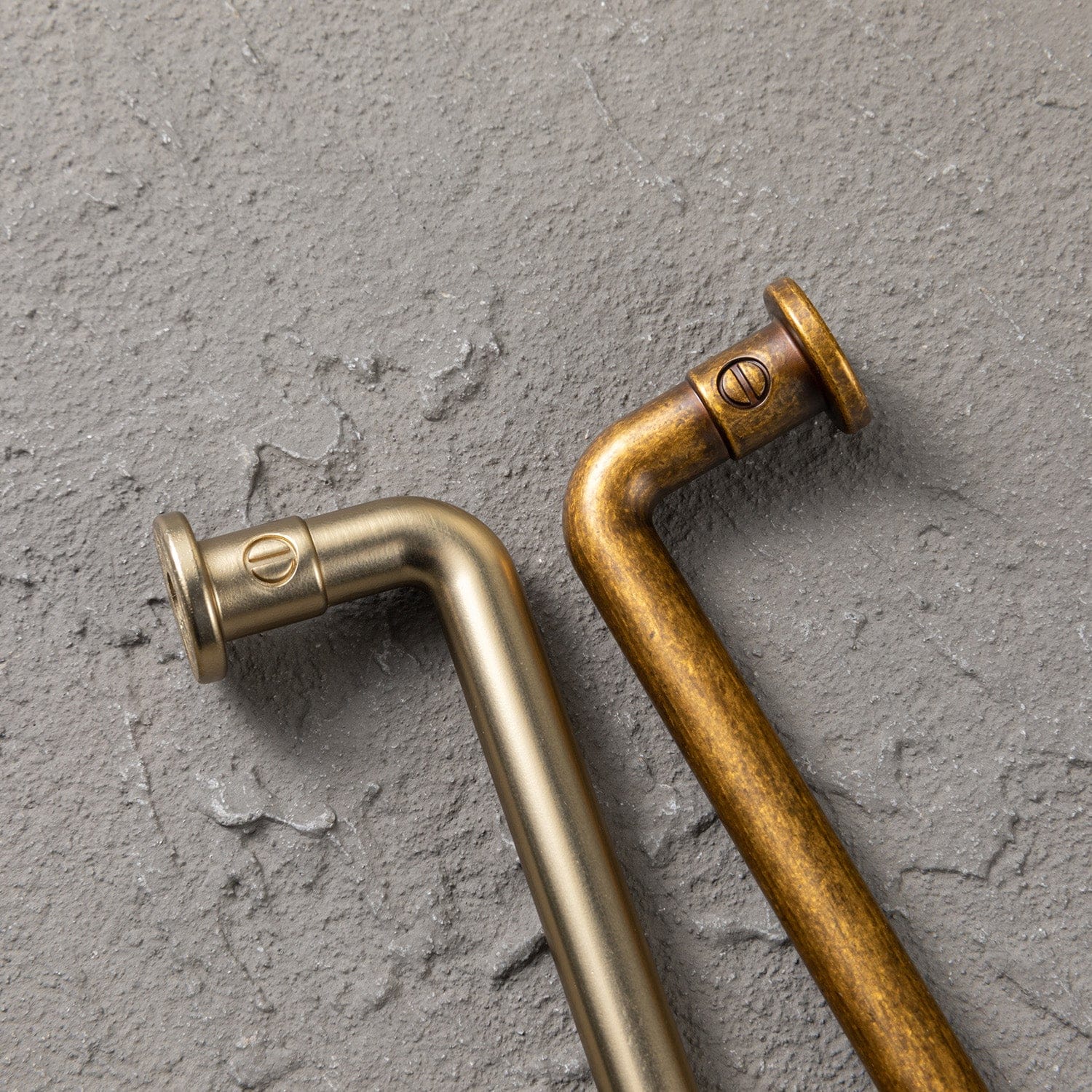 Goo-Ki Industrial Round Bar Zinc Alloy Pulls - Champagne Bronze & Antique Brass Finish