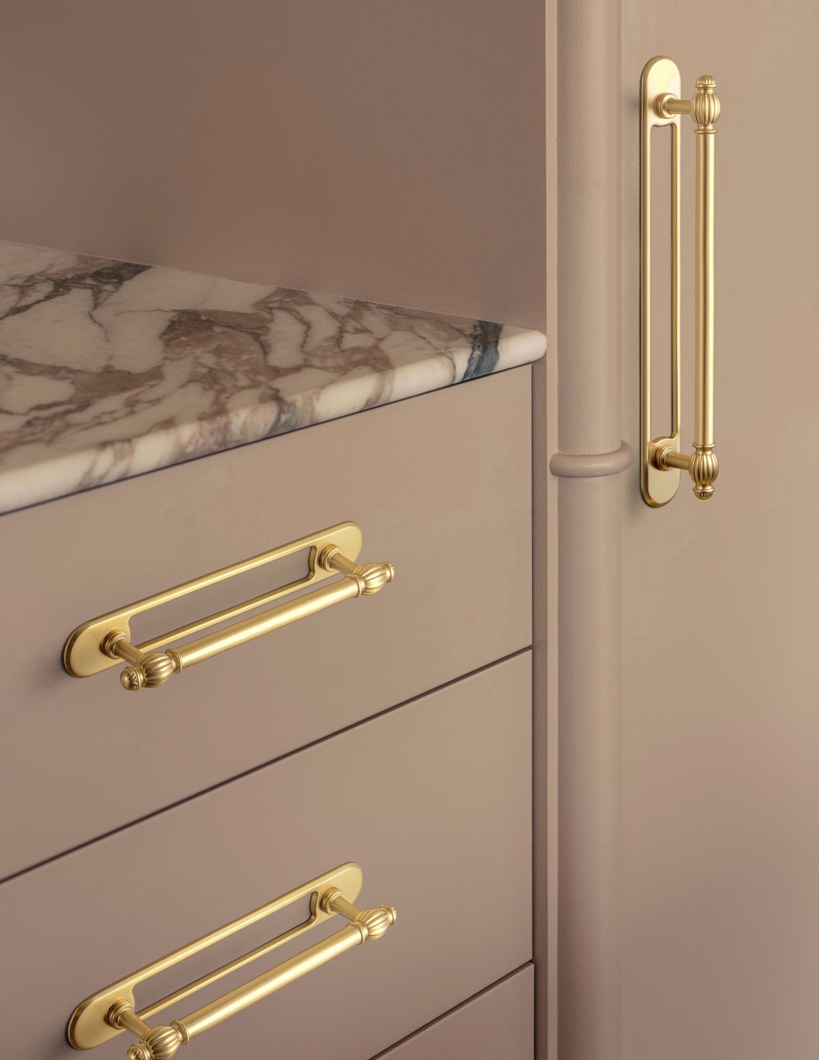 Goo-Ki Luxury Decorative Antique Brass Cabinet Handles Stylish Accents for Modern Cabinet Design