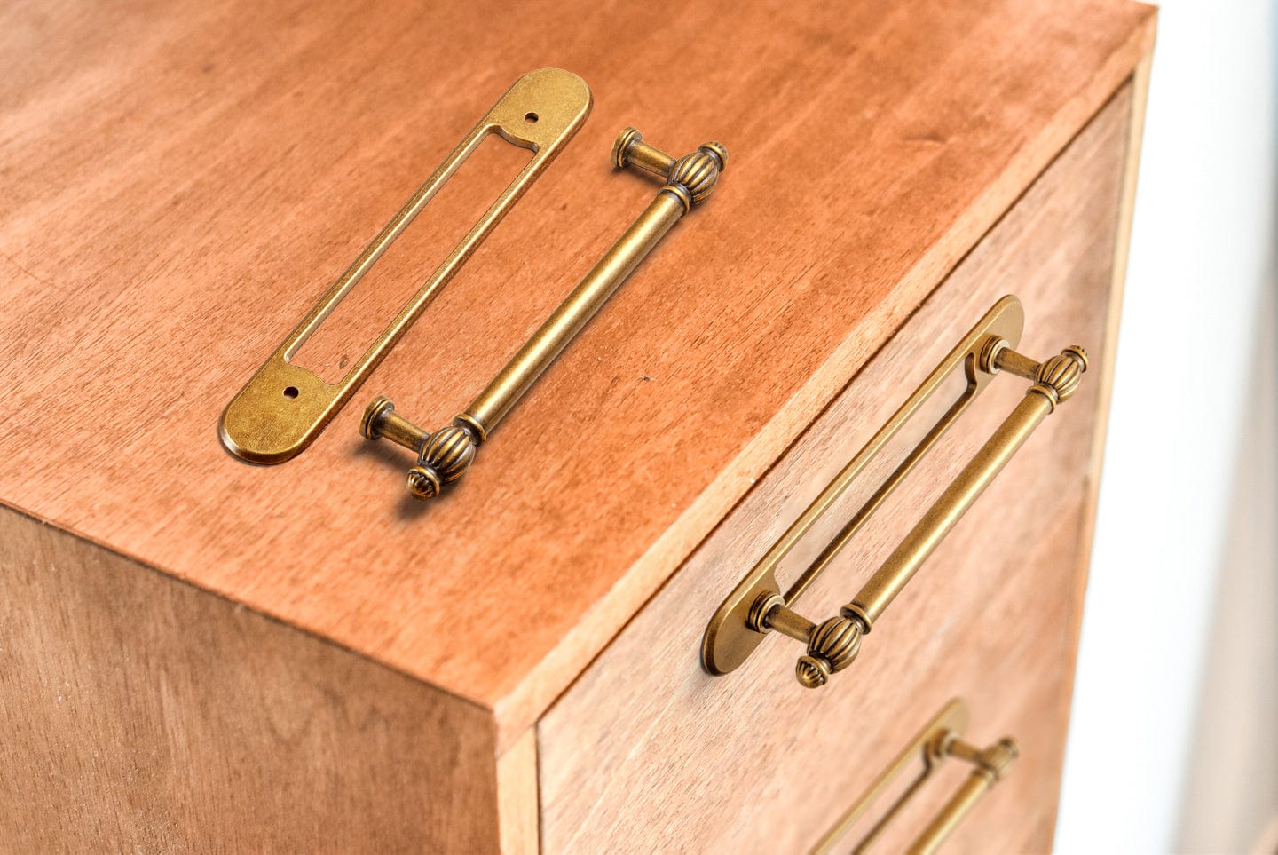Goo-Ki Luxury Decorative Antique Brass Cabinet Handles Stylish Accents for Modern Cabinet Design