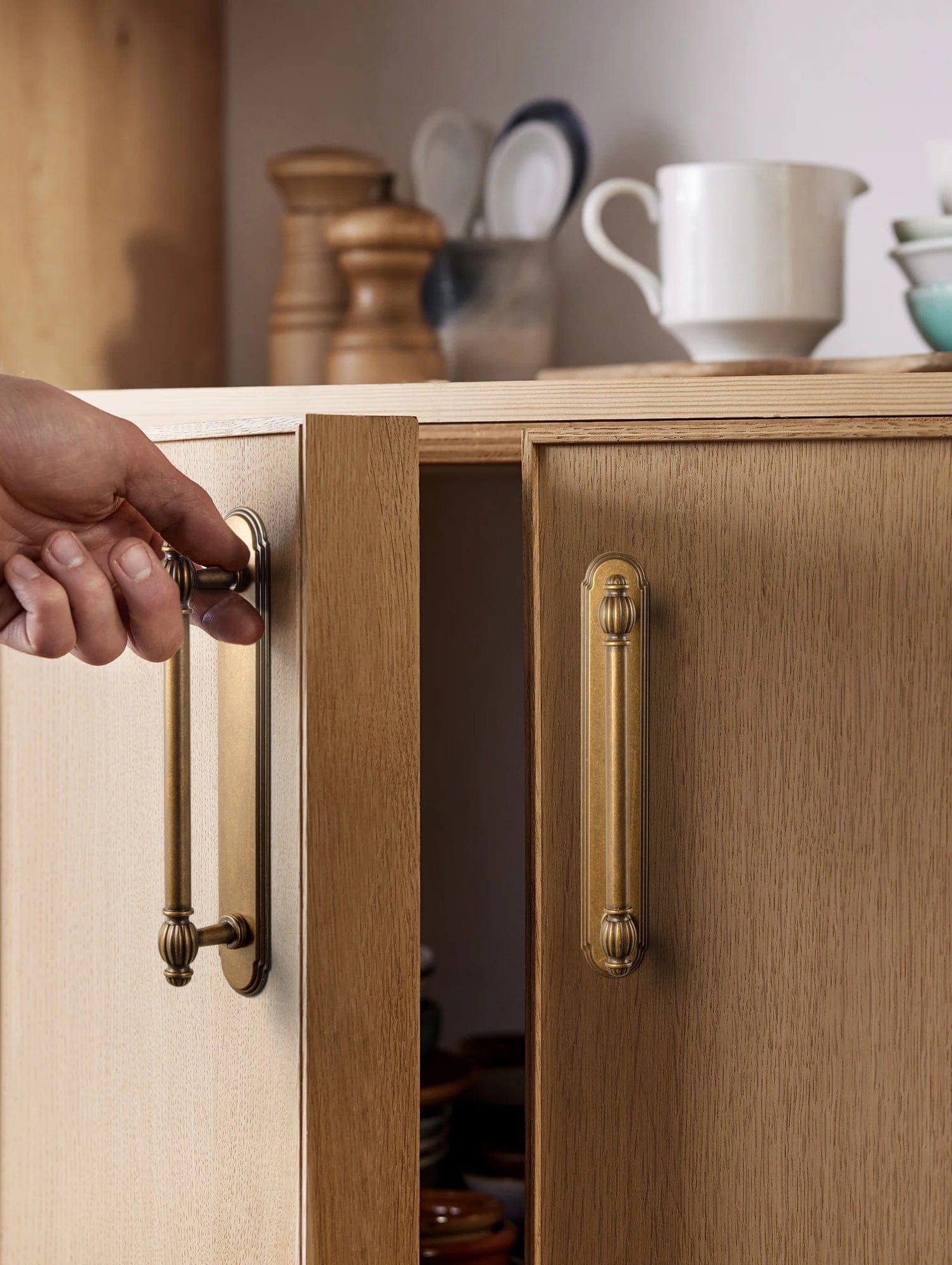 Goo-Ki Luxury Decorative Antique Brass Cabinet Handles Stylish Accents for Modern Cabinet Design