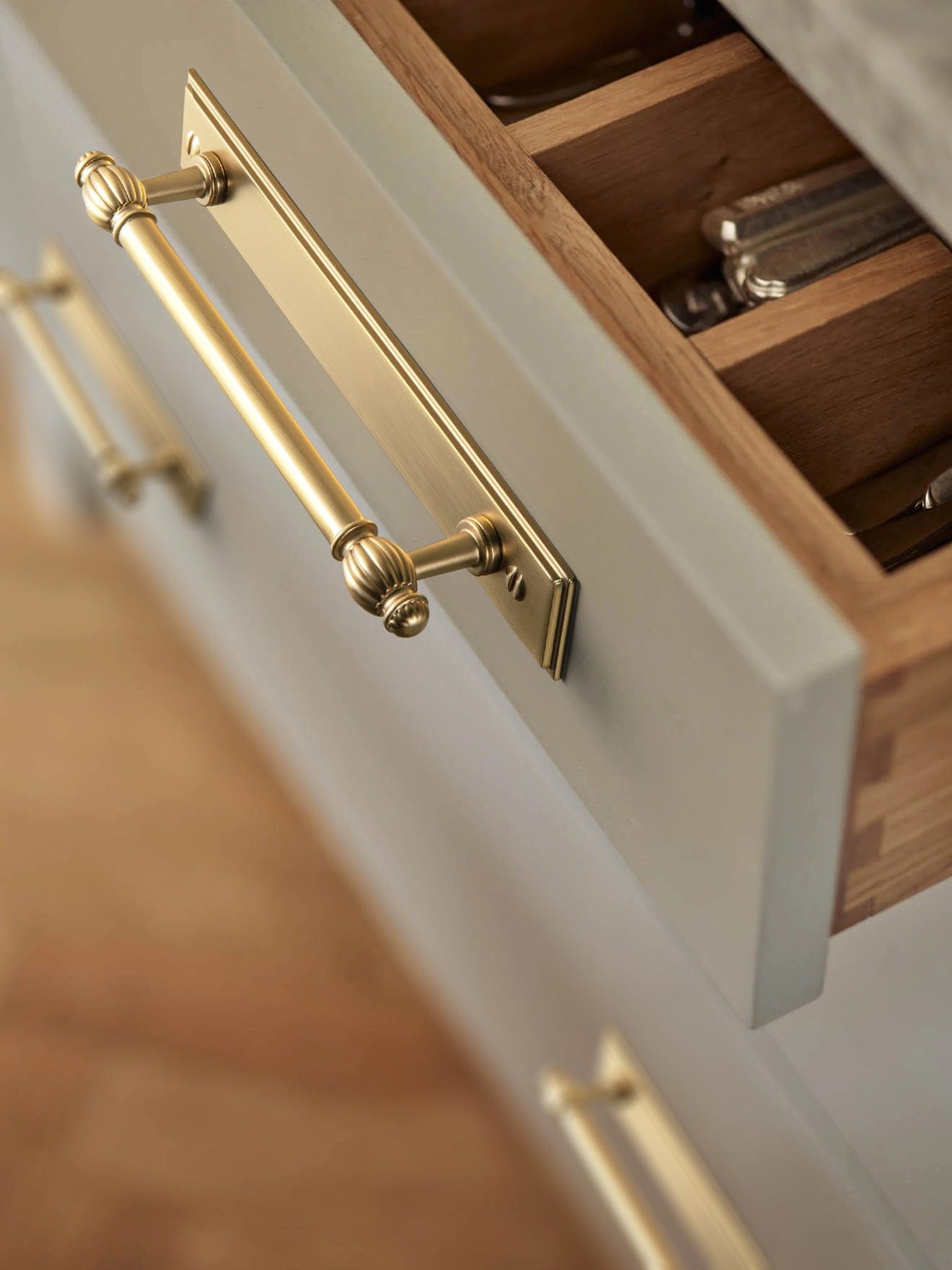 Goo-Ki Luxury Decorative Antique Brass Cabinet Handles Stylish Accents for Modern Cabinet Design
