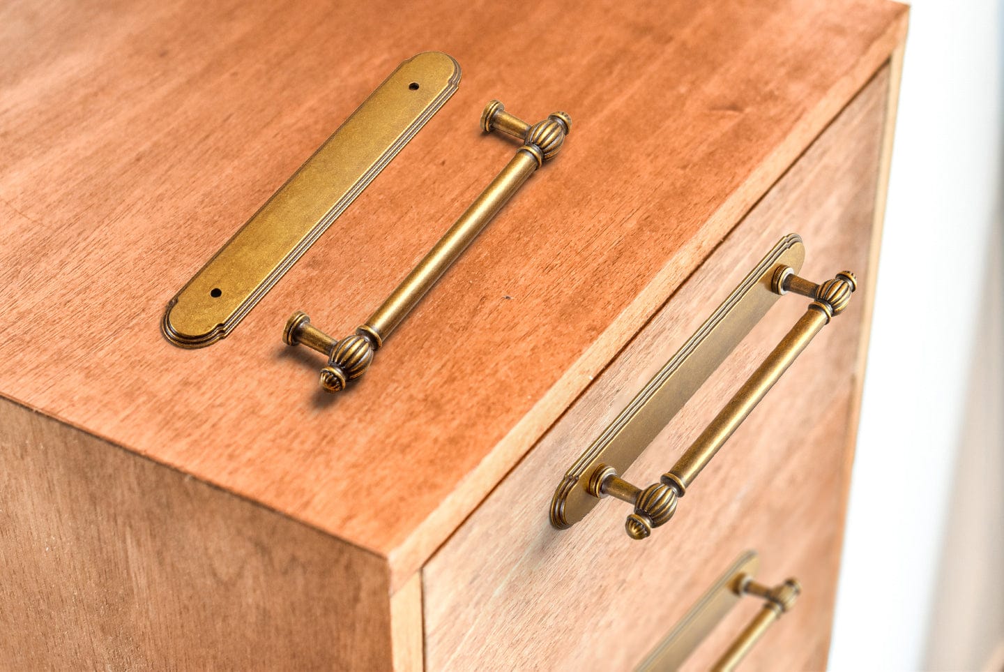 Goo-Ki Luxury Decorative Antique Brass Cabinet Handles Stylish Accents for Modern Cabinet Design