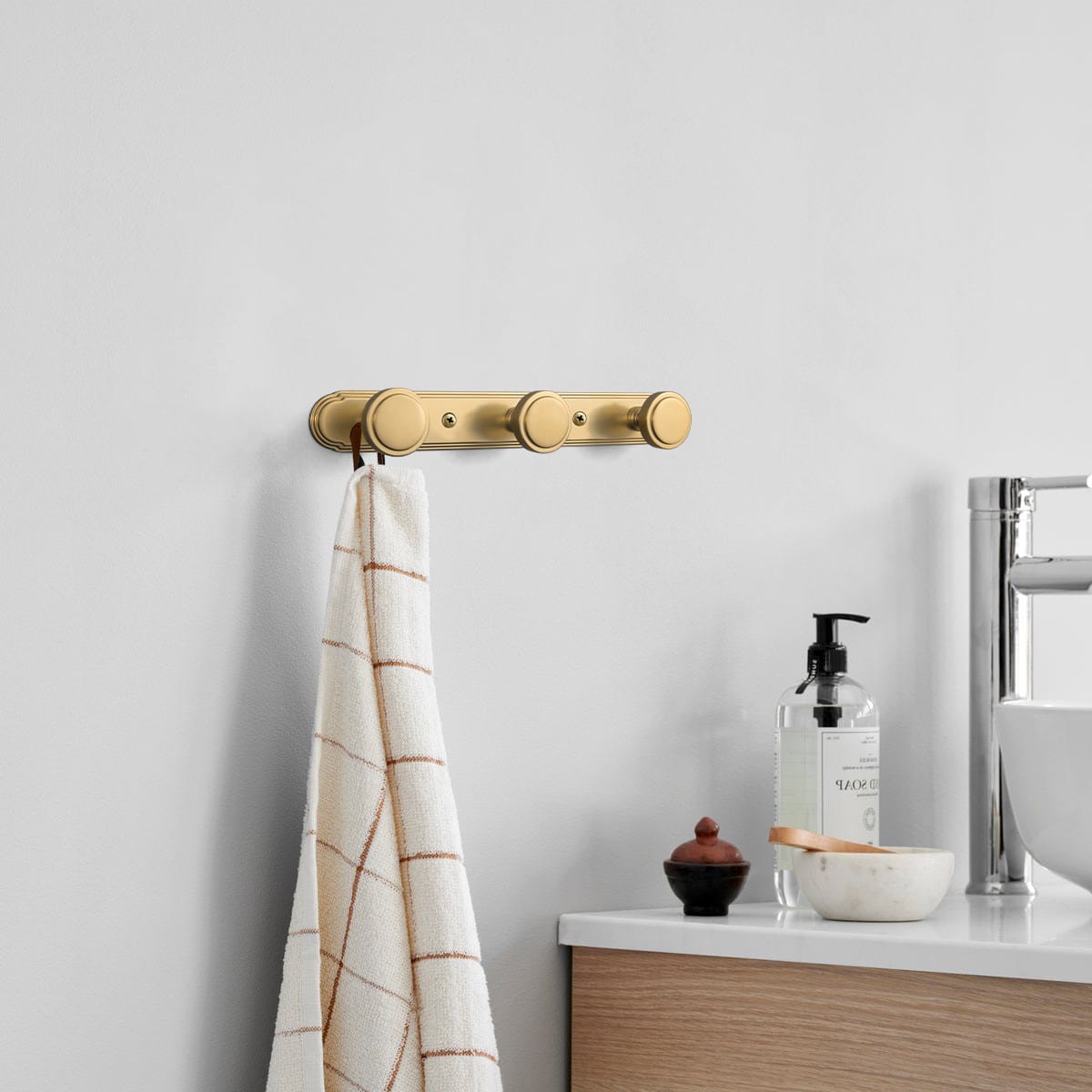 Goo-Ki Minimalist Round Knob Zinc Alloy Coat Hook Rail, Wall Mounted Robe Hanger for Coats, Towels & Accessories