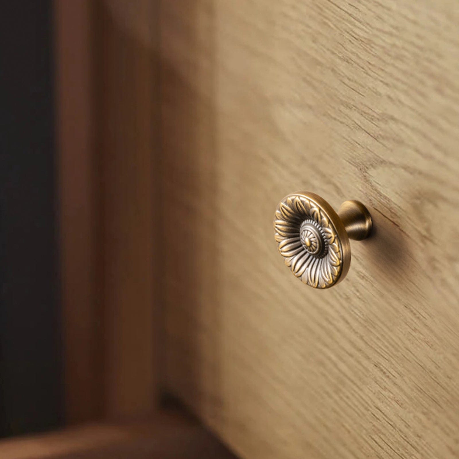 Goo-Ki Ornate Sunflower Embossed Cabinet Knobs Distressed Multi-Tone Zinc Alloy Furniture Hardware