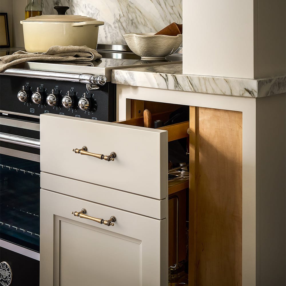 Goo-Ki Ornate Tapered Cabinet Handle with Sculpted Detailing Vintage Hardware for Kitchen