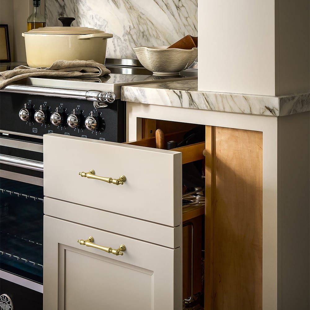 Goo-Ki Ornate Tapered Cabinet Handle with Sculpted Detailing Vintage Hardware for Kitchen
