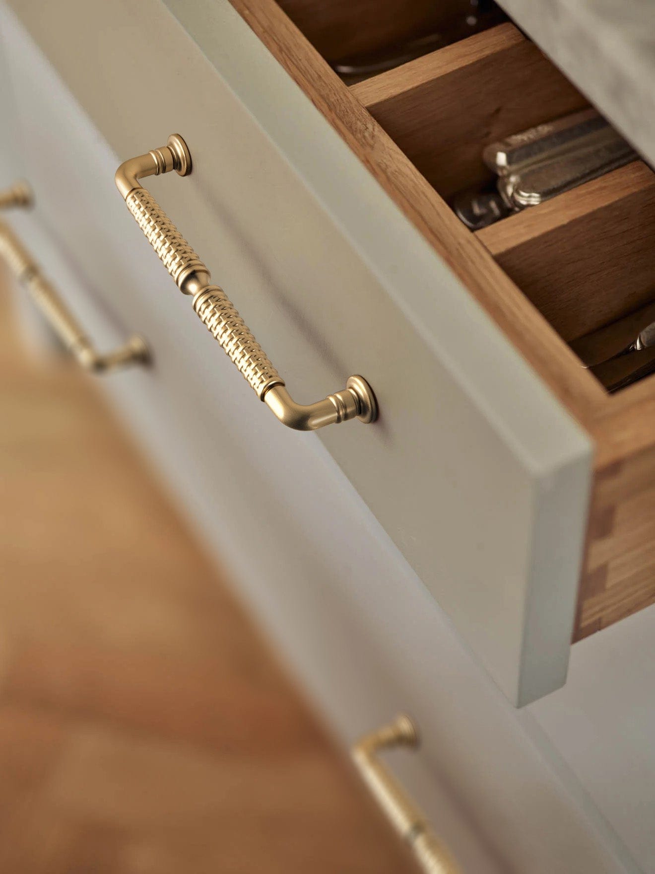 Goo-Ki Ornate Woven Pattern Zinc Alloy Cabinet Knobs & Pulls - Retro Style Hardware for Kitchen Cabinets