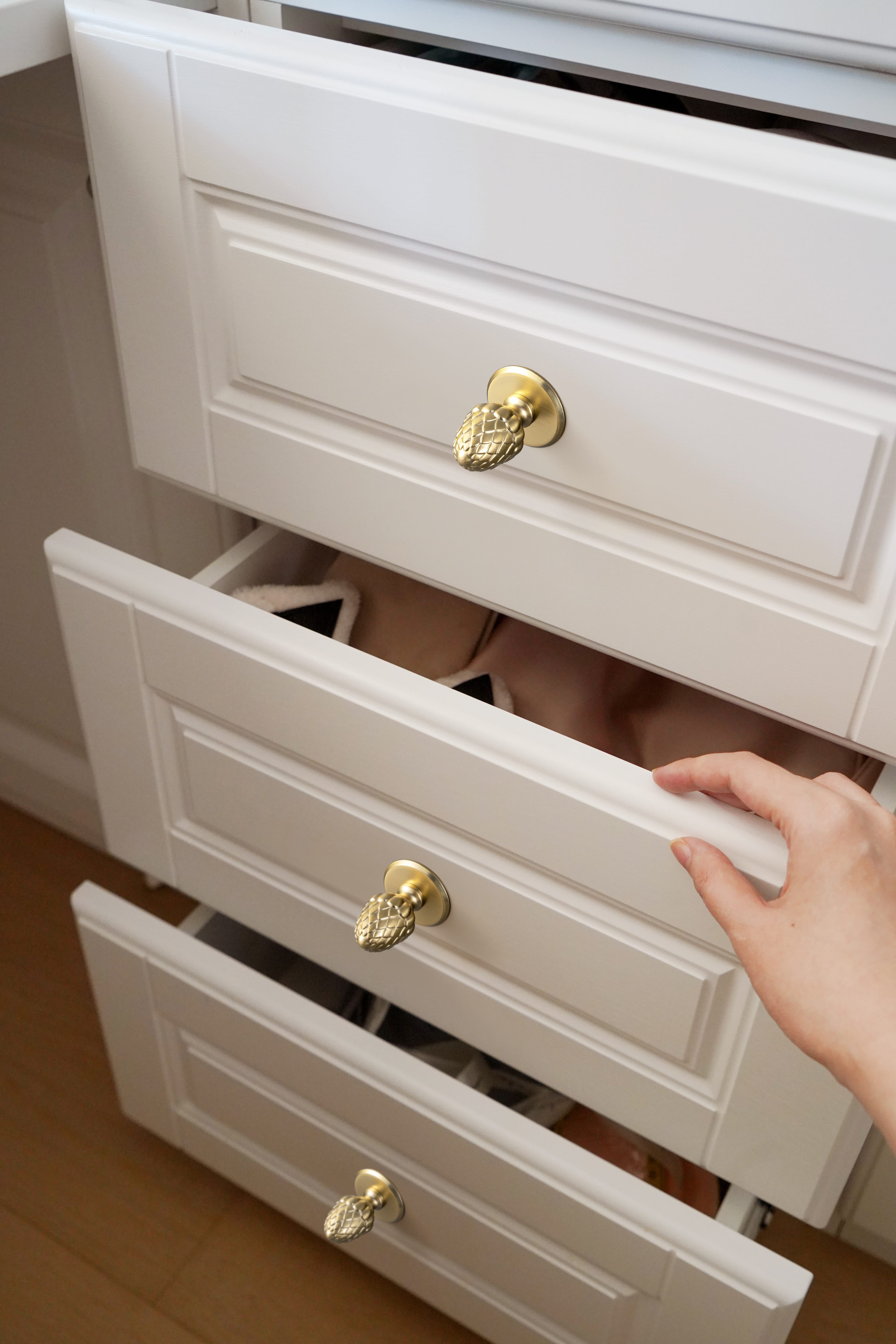Goo-Ki Pinecone-Shaped Cabinet Knobs Premium Zinc Alloy Decorative Drawer Knobs with Multiple Styles of Round Backplates