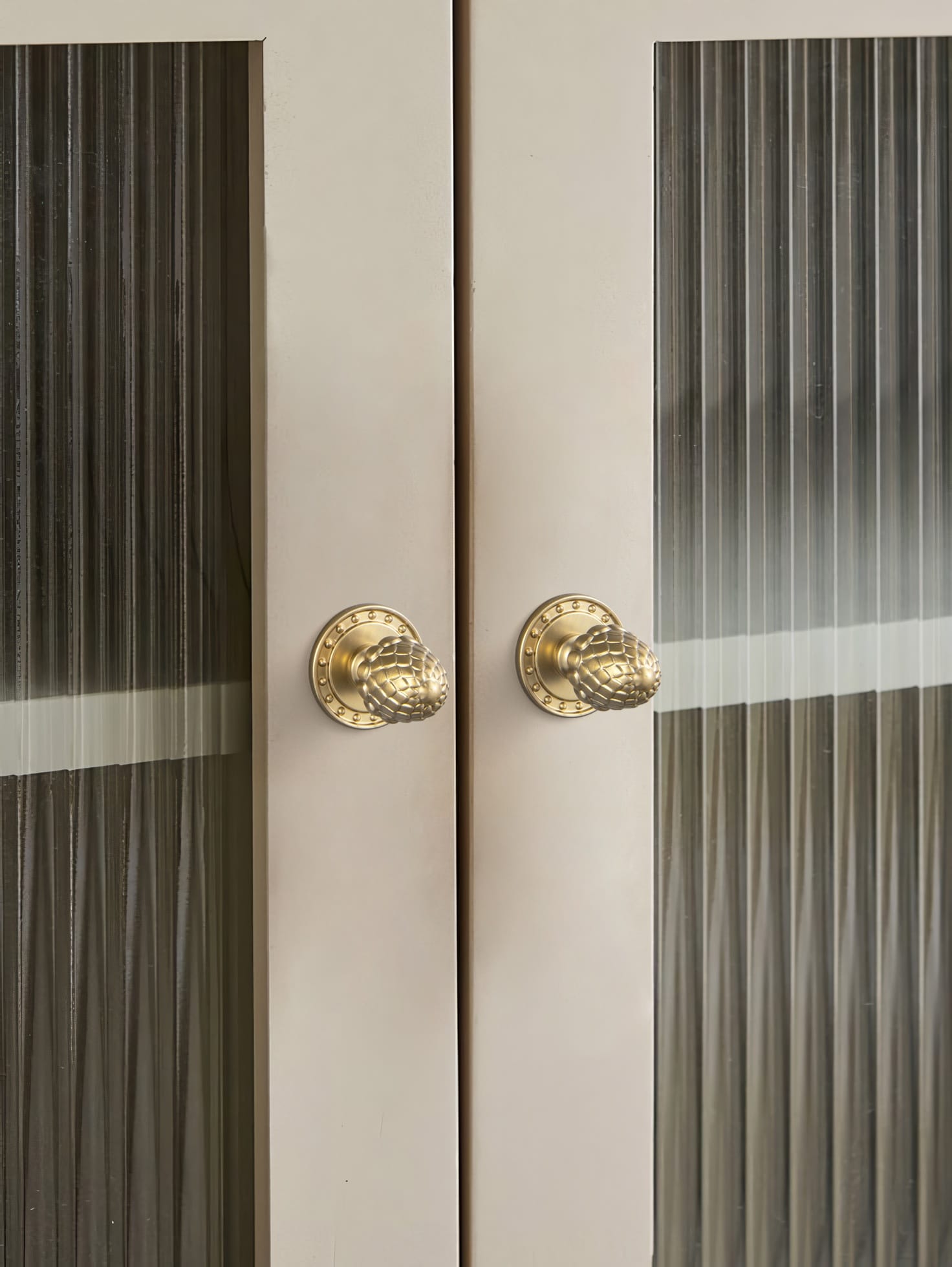 Goo-Ki Pinecone-Shaped Cabinet Knobs Premium Zinc Alloy Decorative Drawer Knobs with Multiple Styles of Round Backplates