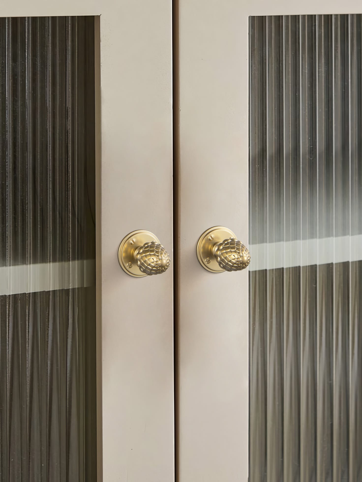 Goo-Ki Pinecone-Shaped Cabinet Knobs Premium Zinc Alloy Decorative Drawer Knobs with Multiple Styles of Round Backplates