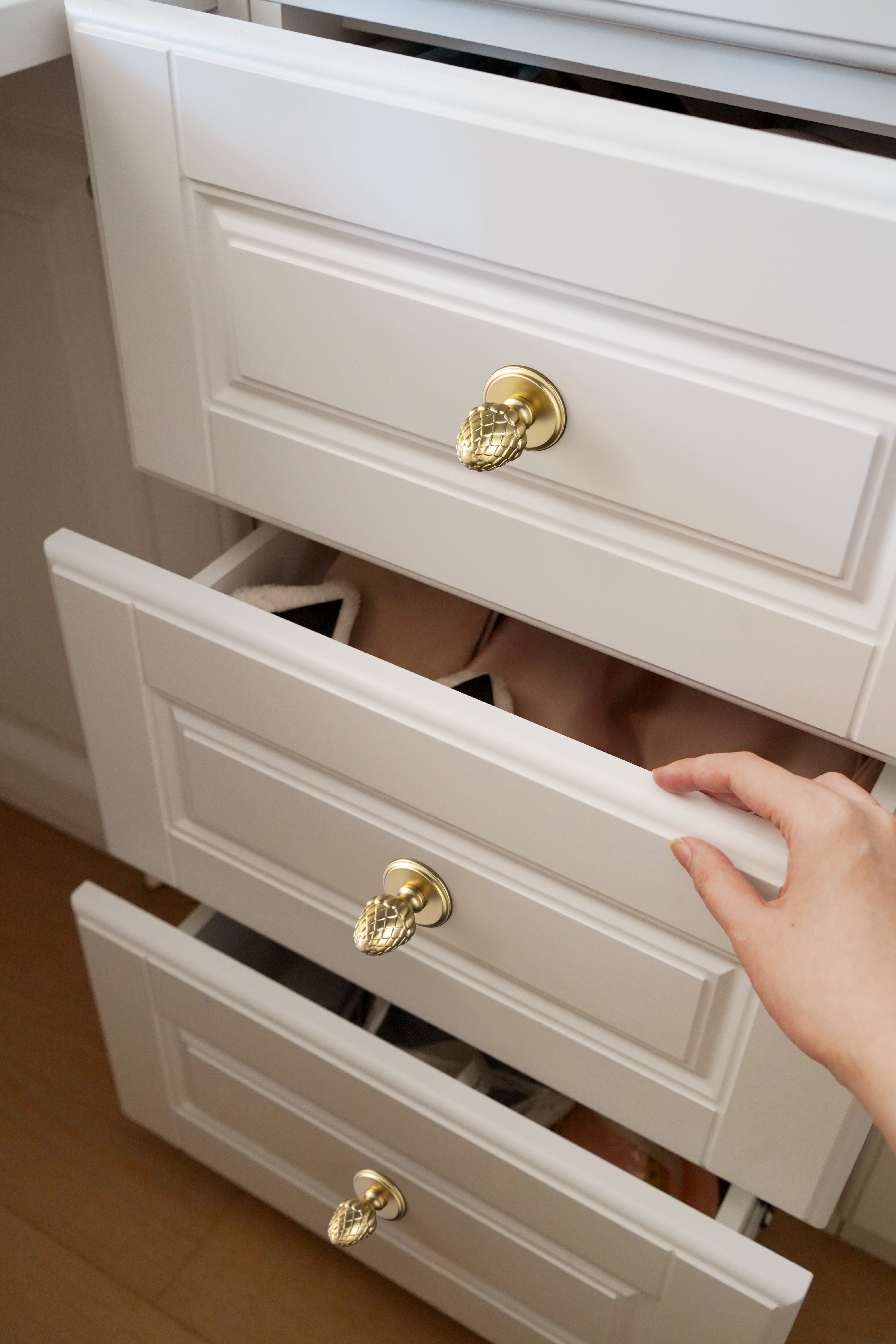 Goo-Ki Pinecone-Shaped Cabinet Knobs Premium Zinc Alloy Decorative Drawer Knobs with Multiple Styles of Round Backplates