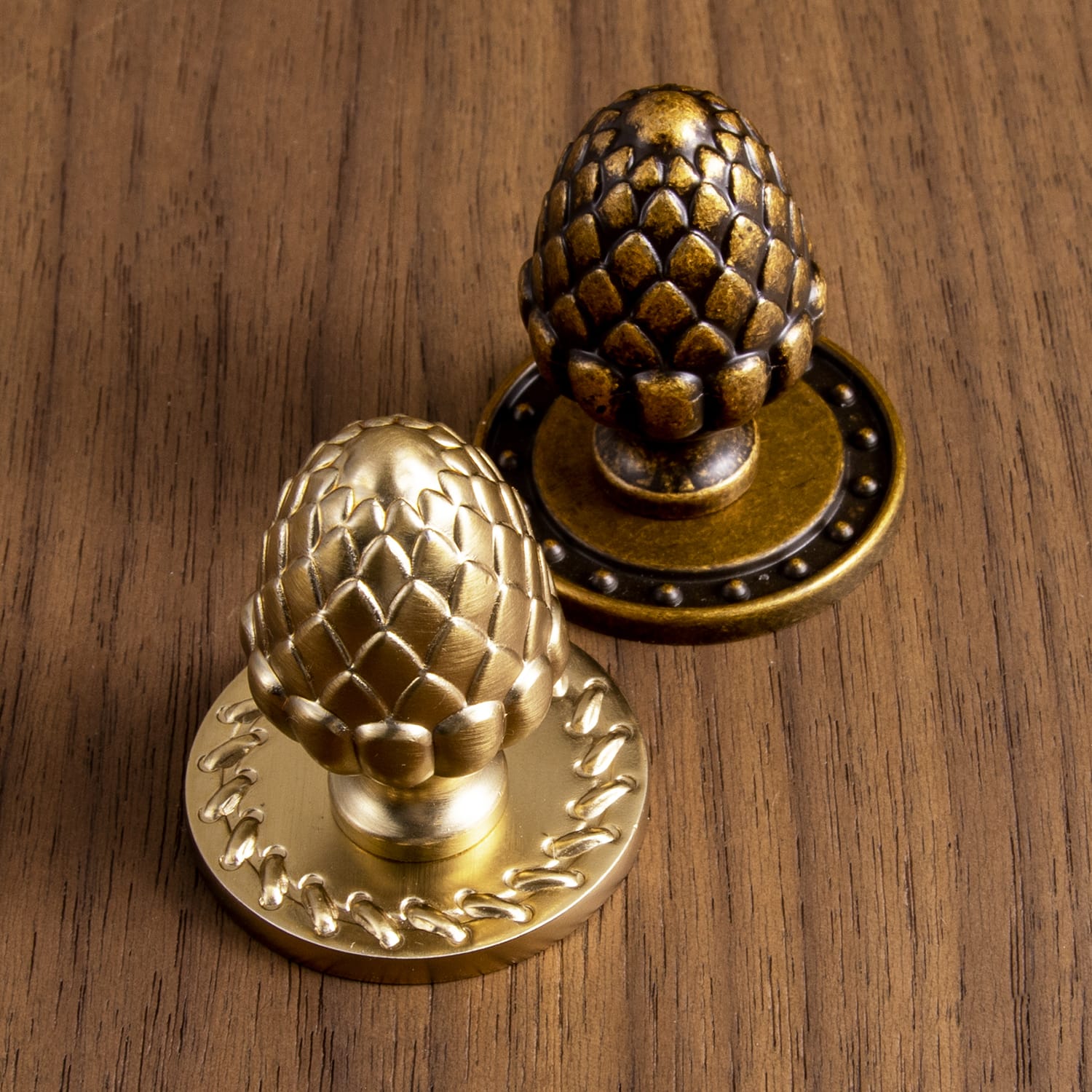 Goo-Ki Pinecone-Shaped Cabinet Knobs Premium Zinc Alloy Decorative Drawer Knobs with Multiple Styles of Round Backplates