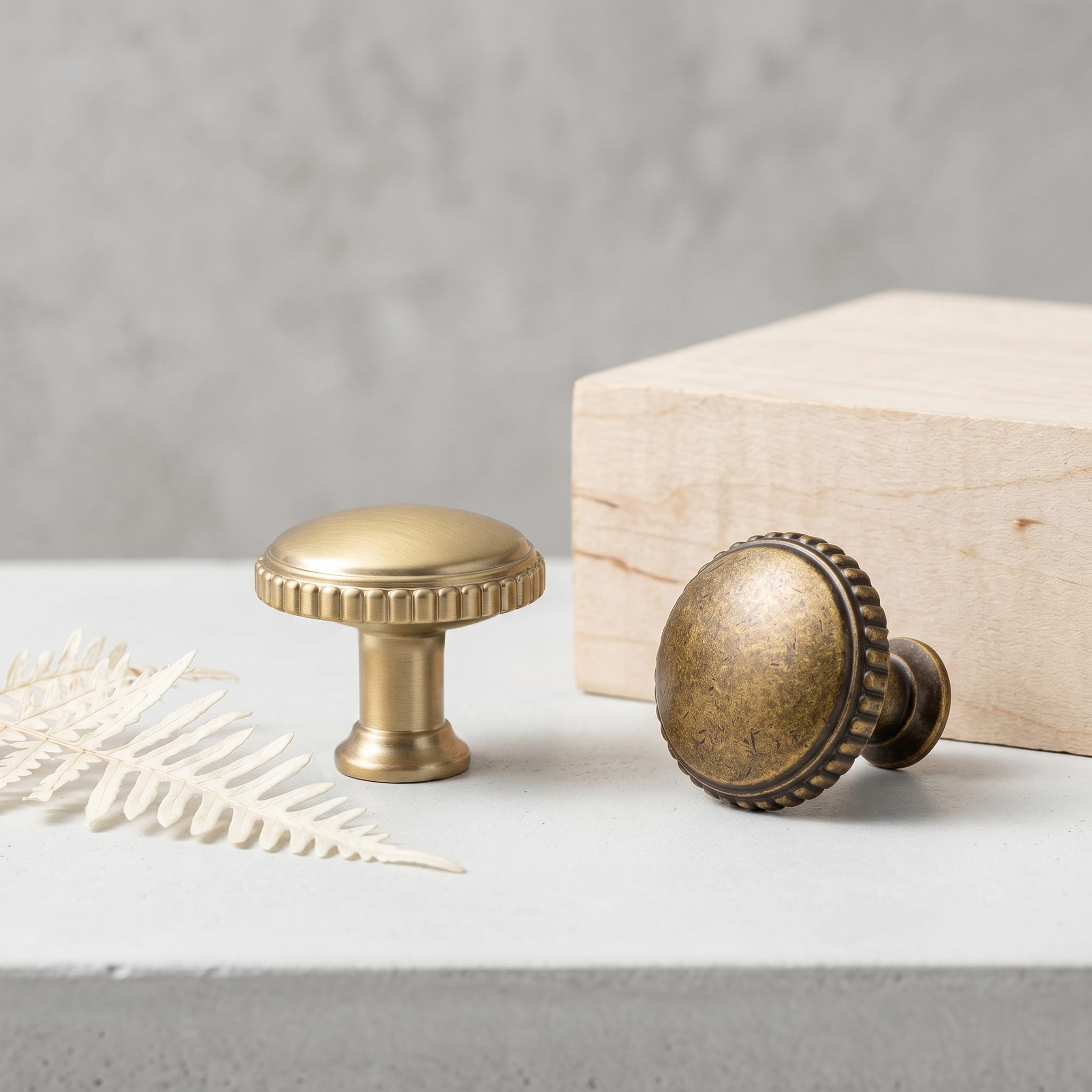 Goo-Ki Ribbed Edge Round Zinc Alloy Cabinet Knobs, Vintage Decorative Drawer Knob for Furniture Hardware