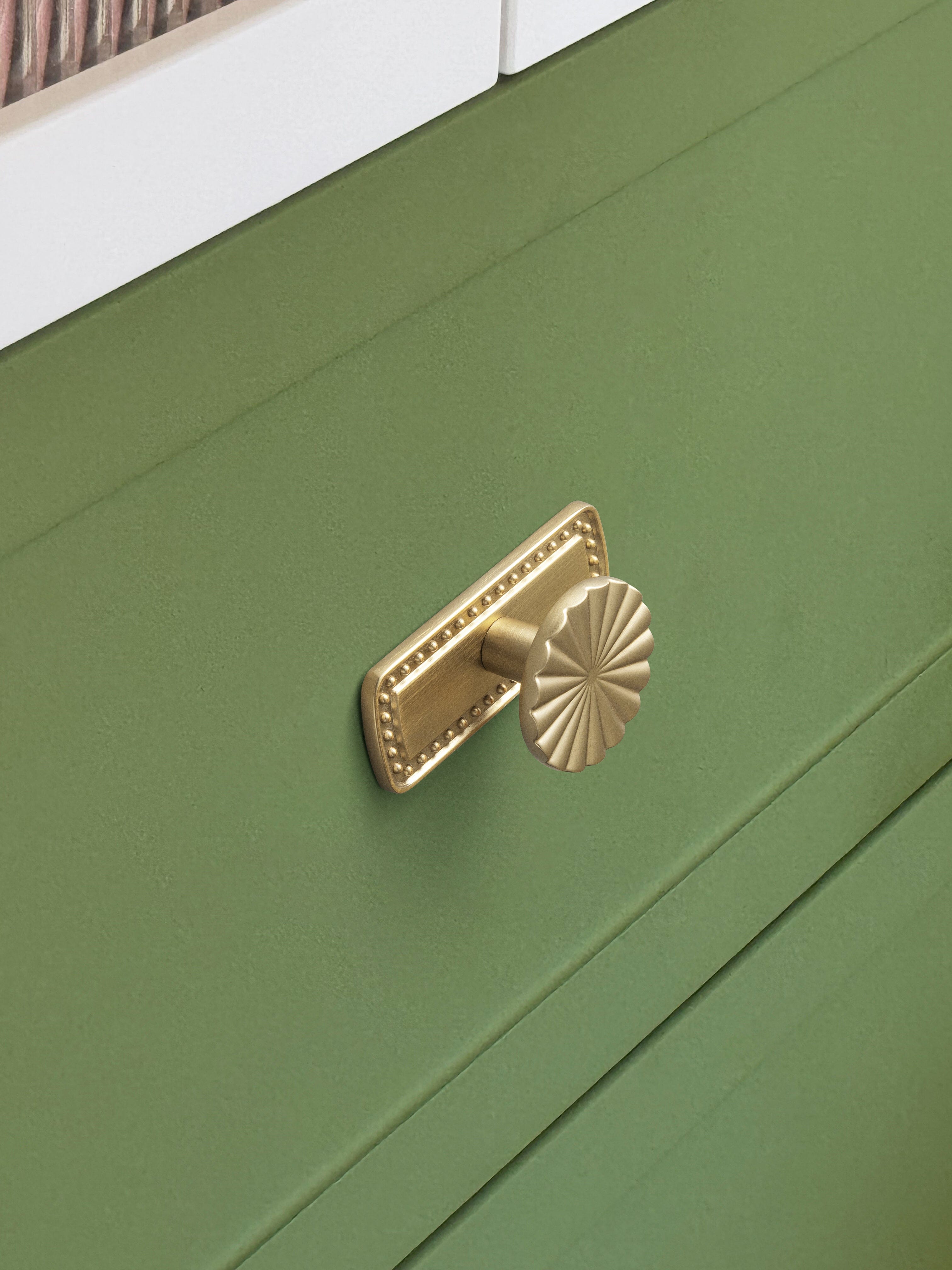 Goo-Ki Semicircular Antique Brass Cabinet Pulls Half Moon Shaped Bin Cup Drawer Pull