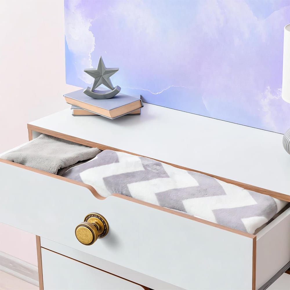 Goo-Ki Simple Cylindrical Zinc Alloy Drawer Knob with Elegant Design