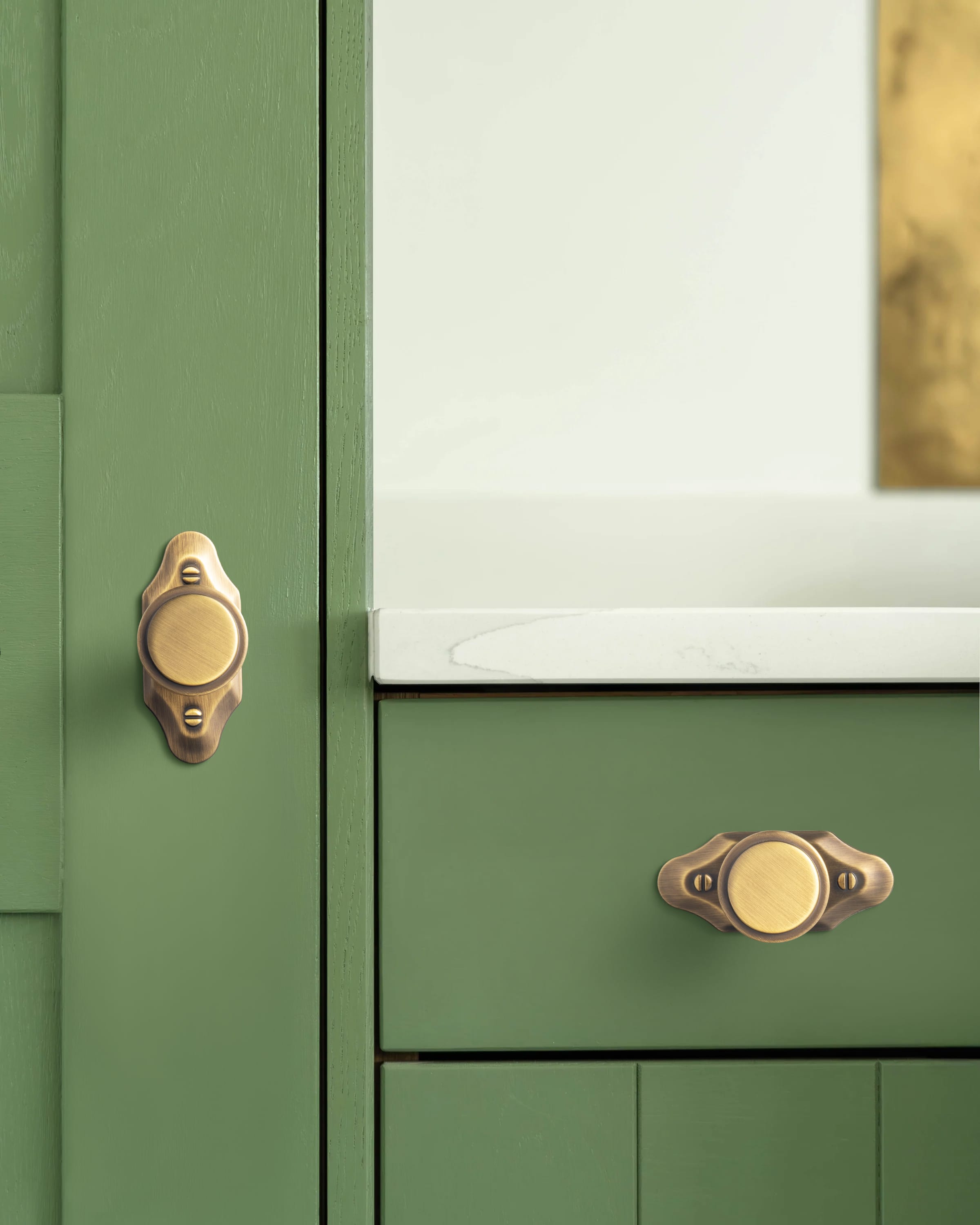 Goo-Ki Simple Cylindrical Zinc Alloy Drawer Knob with Elegant Design