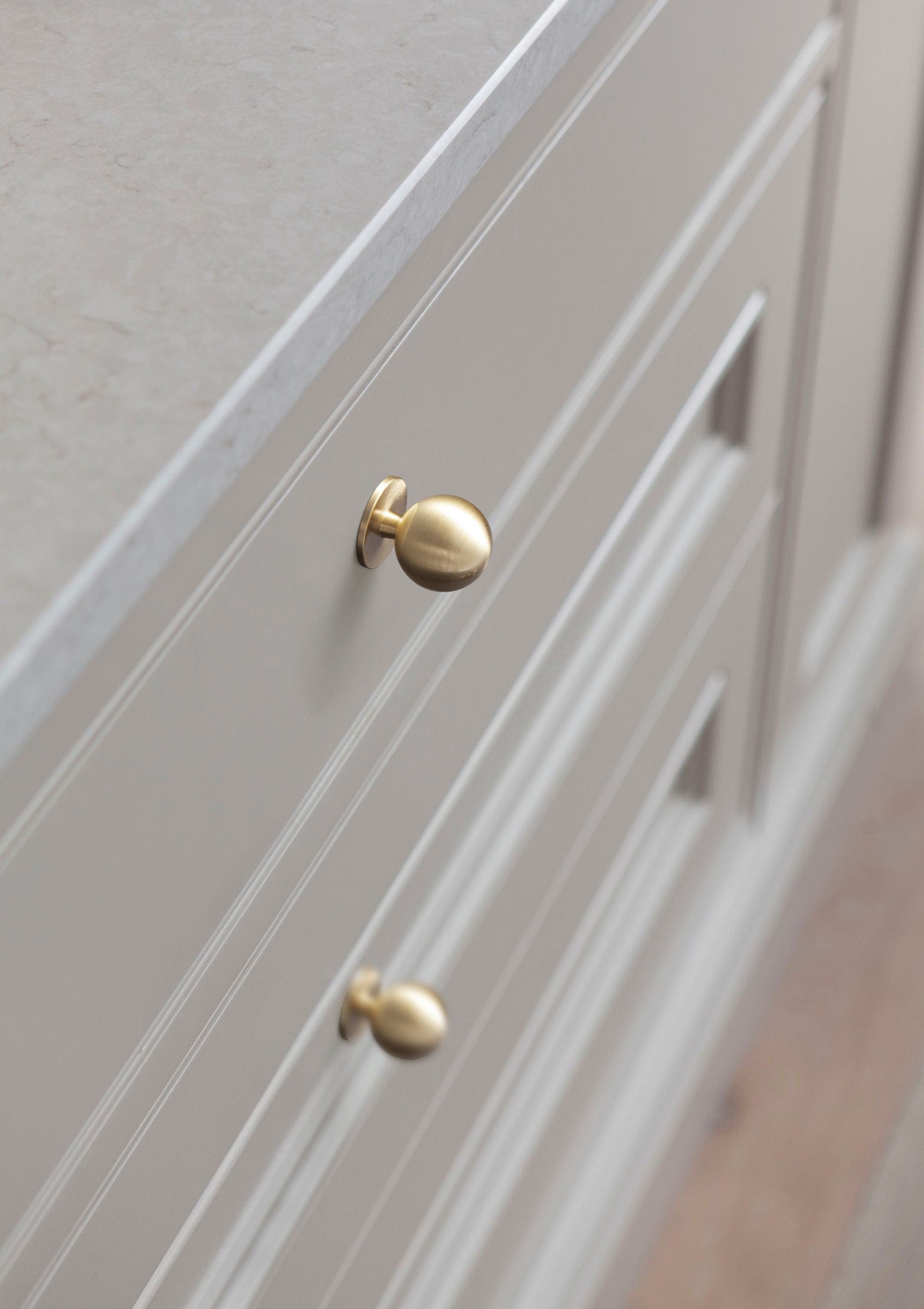 Goo-Ki Solid Brass Cabinet Knobs – Premium Round Egg-Shaped Drawer Pulls for Kitchen & Bathroom