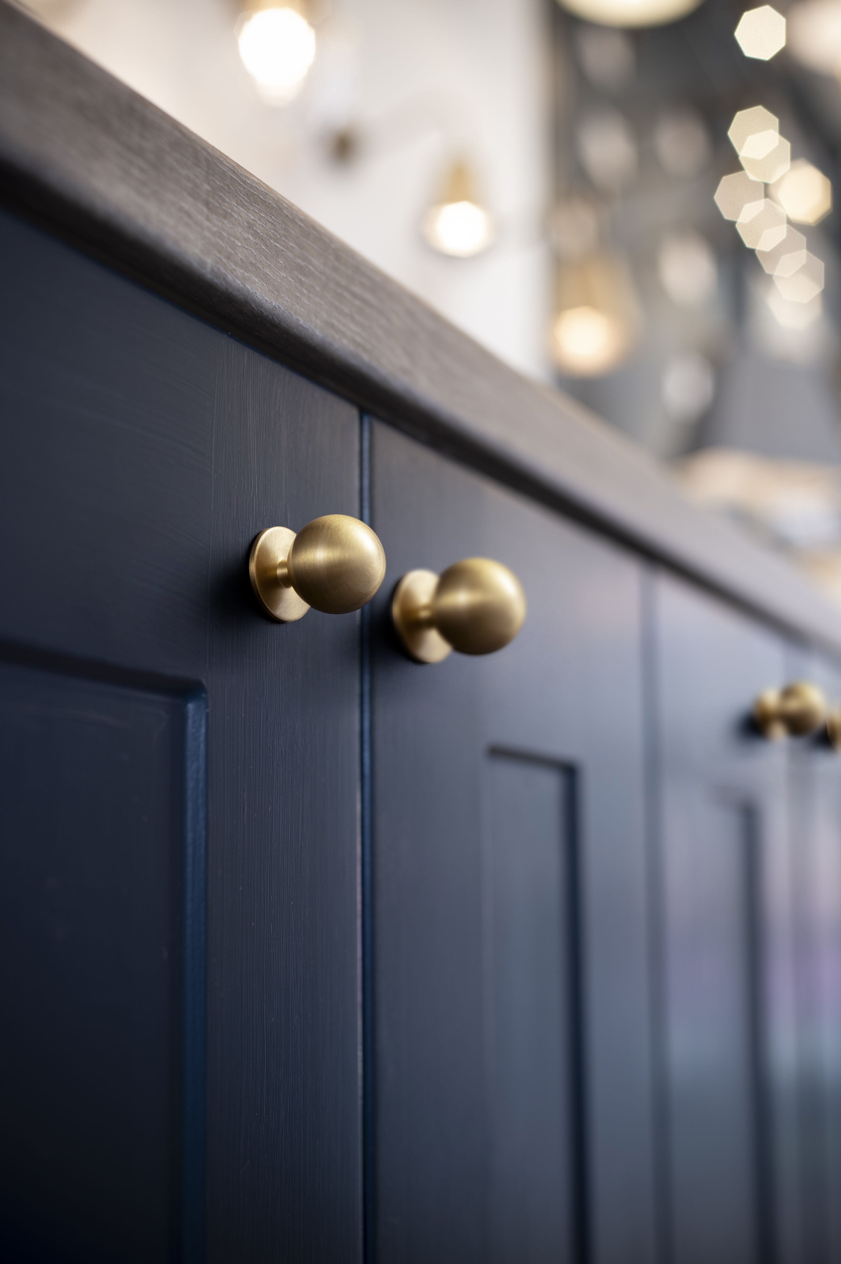 Goo-Ki Solid Brass Cabinet Knobs – Premium Round Egg-Shaped Drawer Pulls for Kitchen & Bathroom