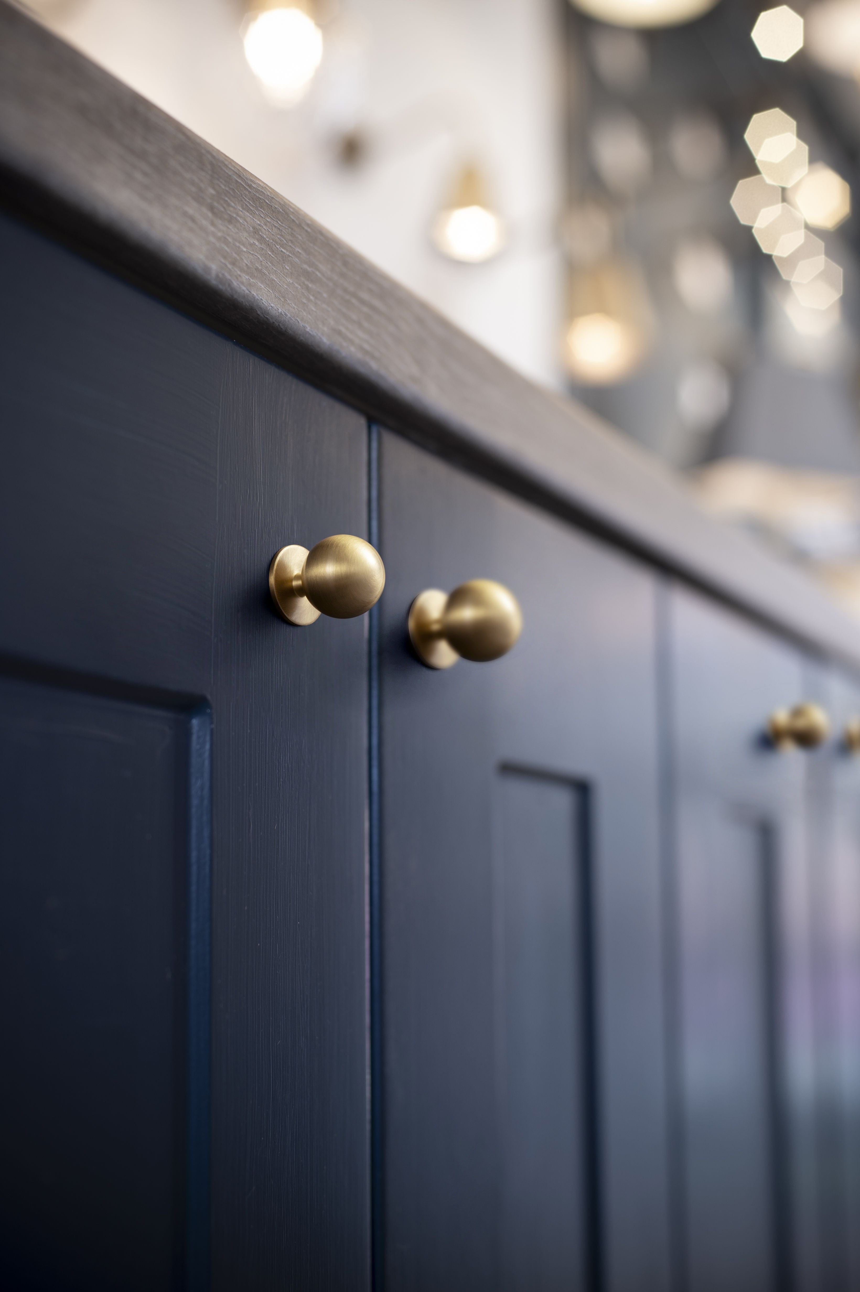 Goo-Ki Solid Brass Cabinet Knobs – Premium Round Egg-Shaped Drawer Pulls for Kitchen & Bathroom