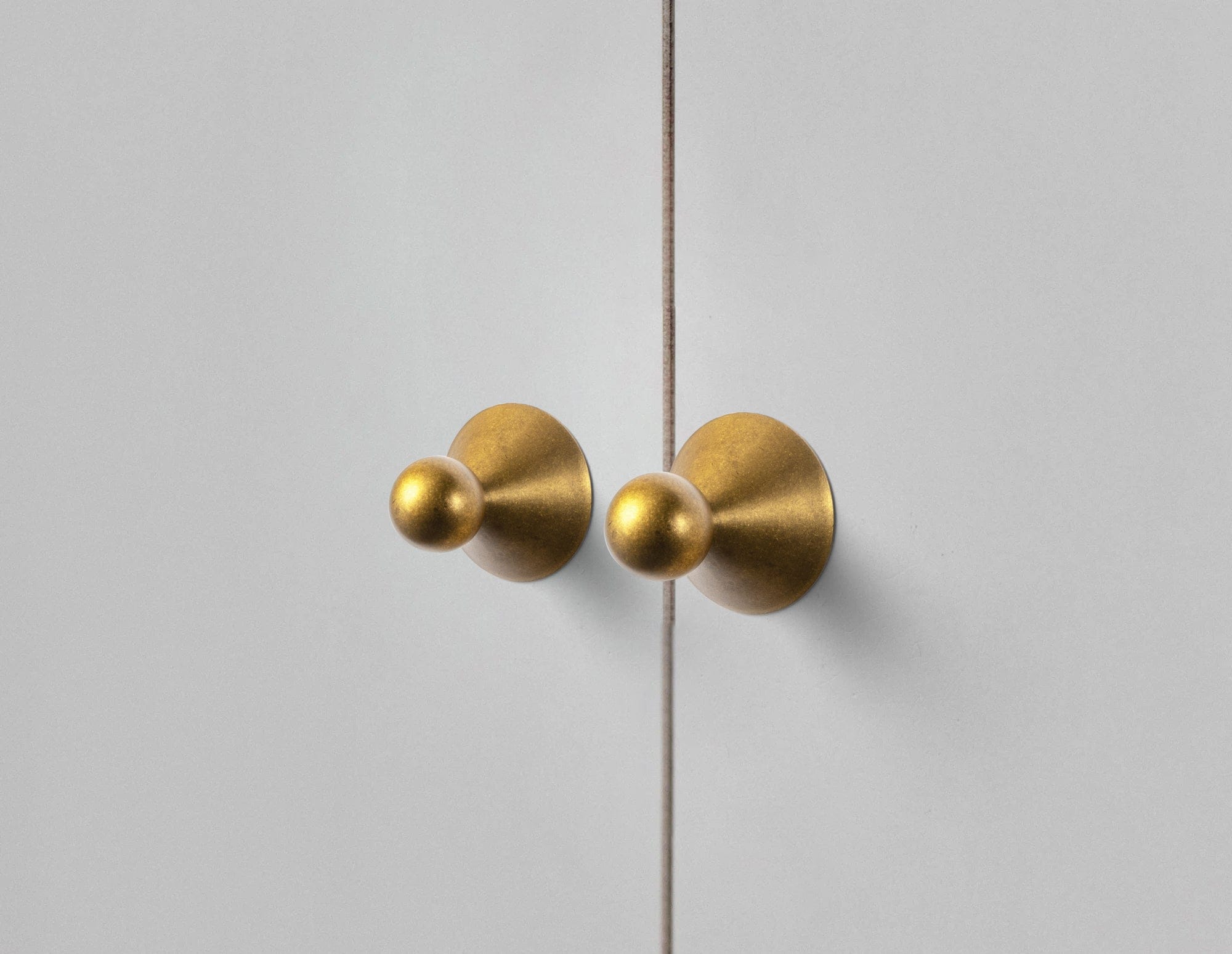 Goo-Ki Statement Zinc Alloy Cabinet Pull – Geometric Ball and Cone Design for Drawer