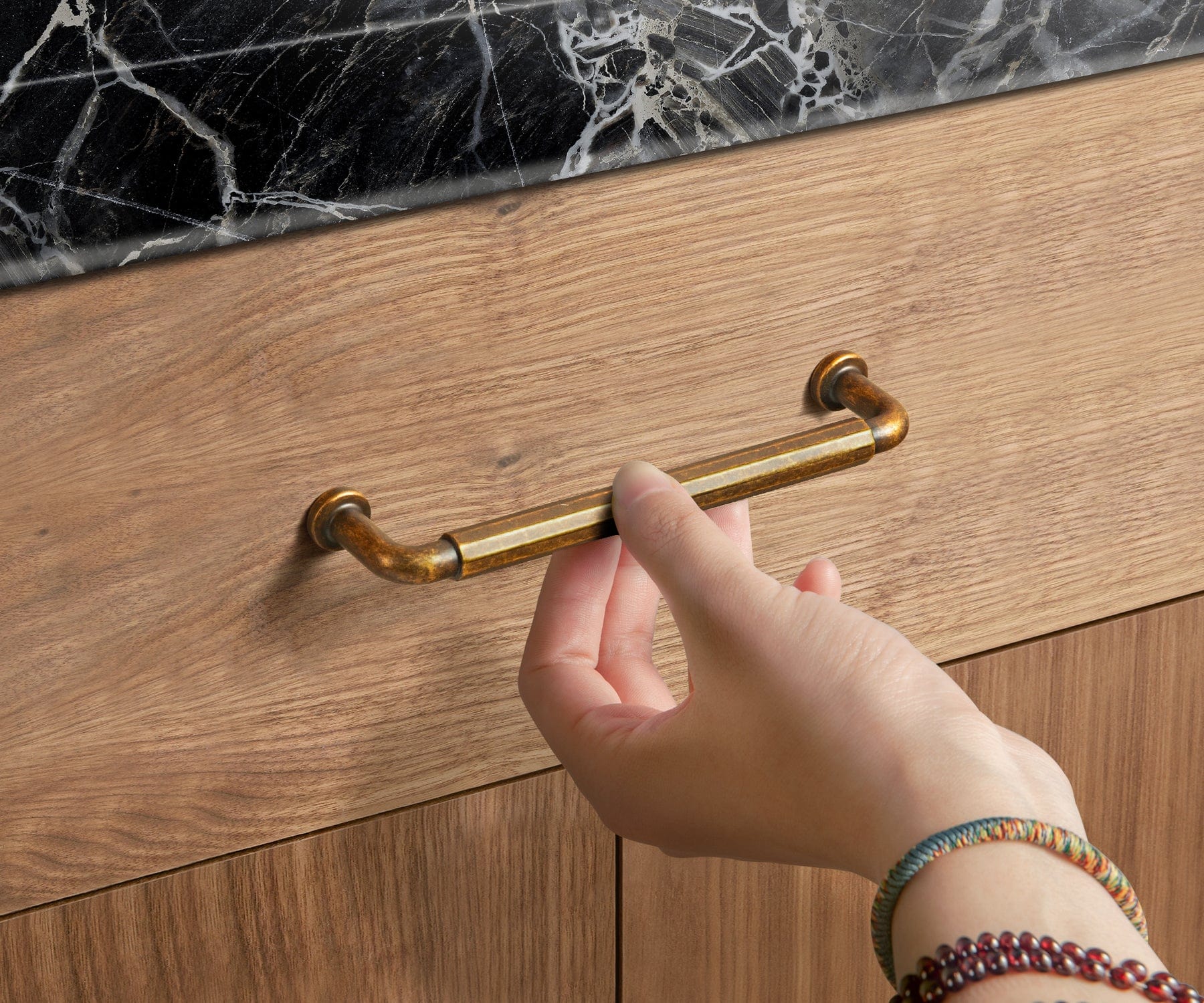 Goo-Ki Sturdy Zinc Alloy Cabinet Pulls: Uniquely Angular Design for Modern Spaces