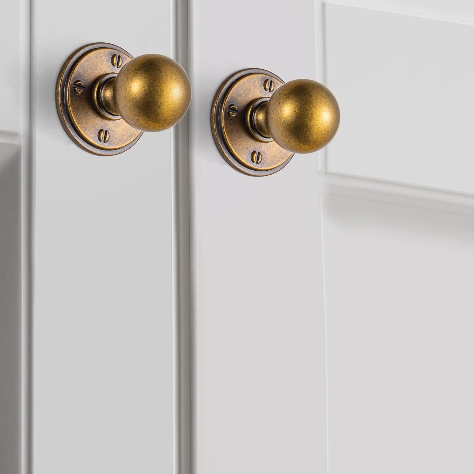 Goo-Ki Stylish Zinc Alloy Cabinet Knobs Classic Round Design Durable Cabinet Handles