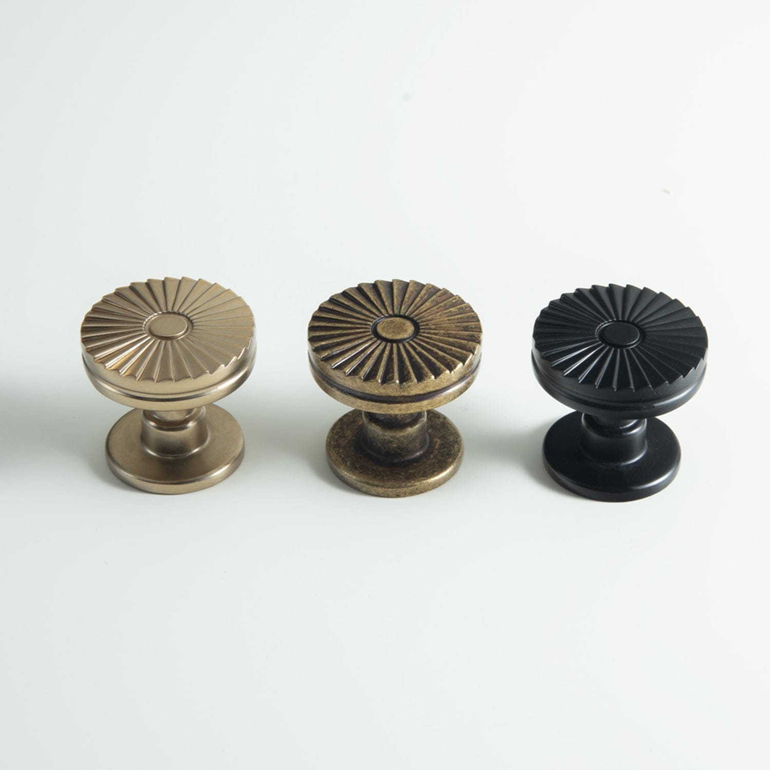 Goo-Ki Sunburst - Shaped Vintage Brass Cabinet Knobs for Distinctive Style