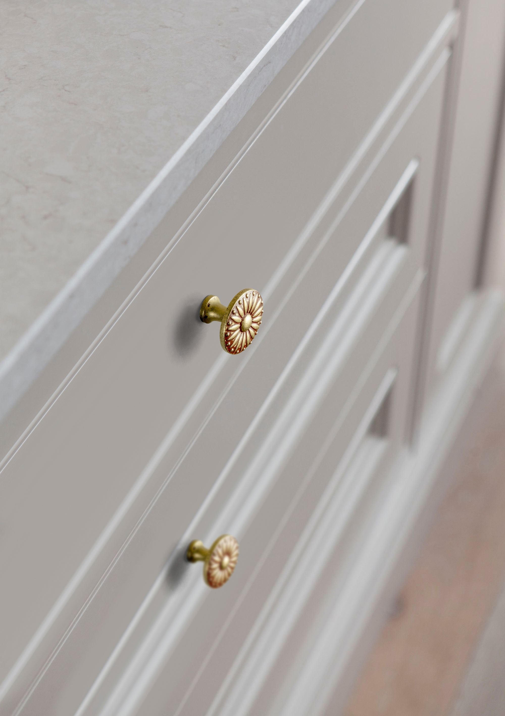 Goo-Ki Sunflower Floral Embossed Cabinet Knobs Assorted Distressed Zinc Alloy Furniture Hardware