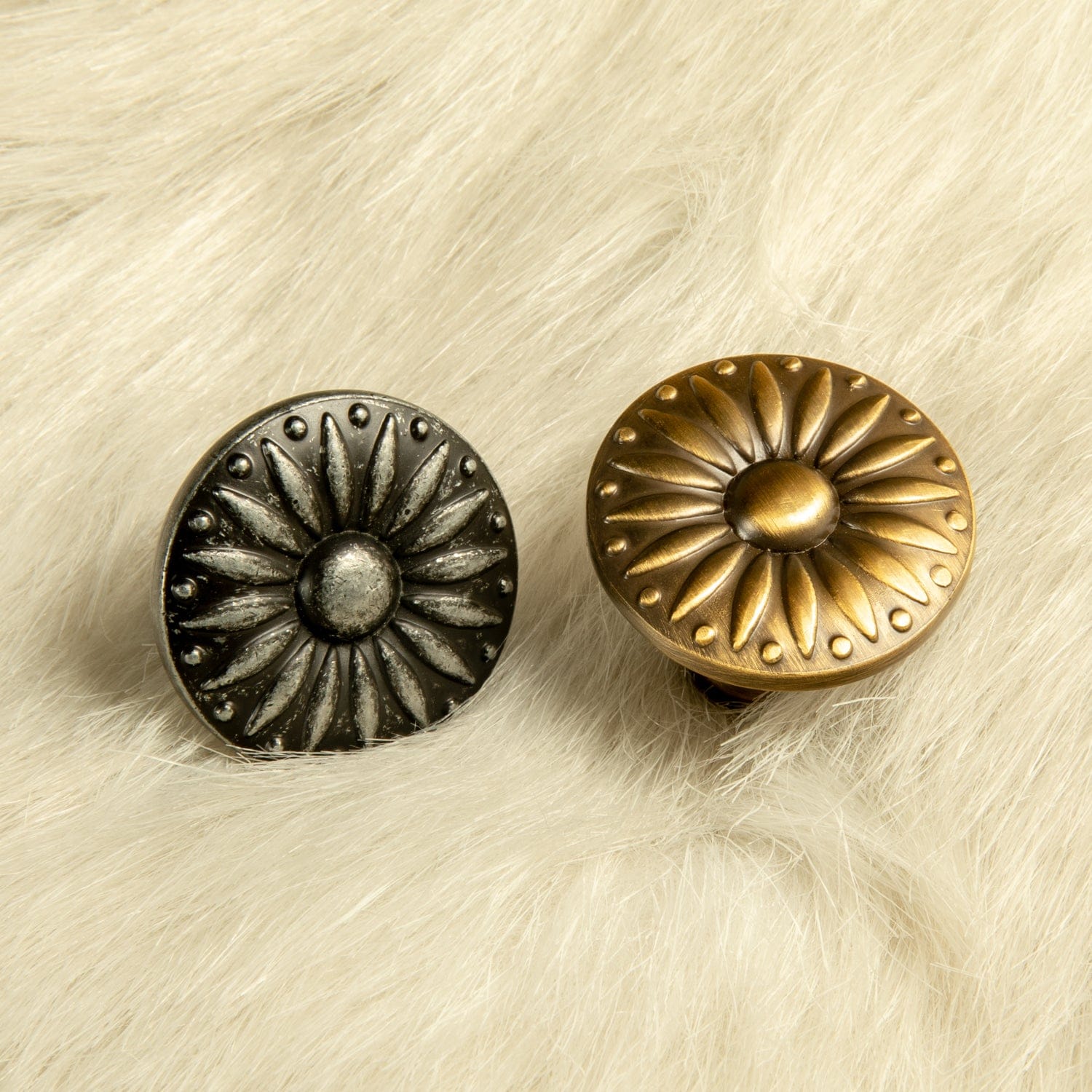 Goo-Ki Sunflower Floral Embossed Cabinet Knobs Assorted Distressed Zinc Alloy Furniture Hardware