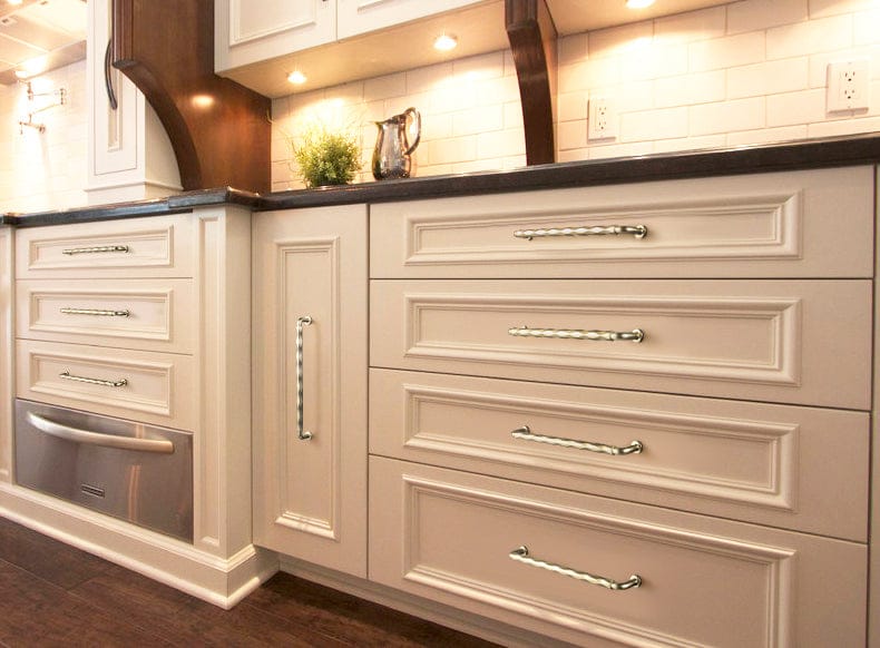 Goo-Ki Twisted Design Decorative Zinc Alloy Cabinet Handles for Kitchen Cabinets