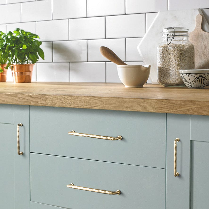 Goo-Ki Twisted Design Decorative Zinc Alloy Cabinet Handles for Kitchen Cabinets