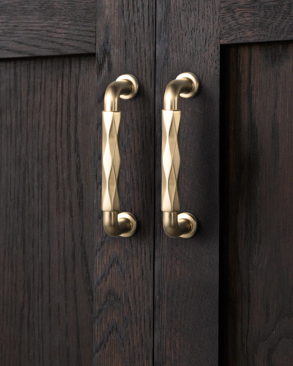 Goo-Ki Twisted Design Decorative Zinc Alloy Cabinet Handles for Kitchen Cabinets