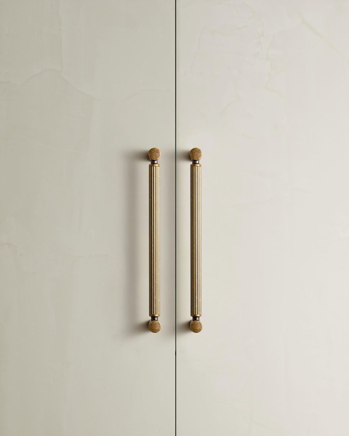 Goo-Ki Vintage Fluted Cabinet Pull Handles, Aluminum Grip Rail with Zinc Alloy End Caps Drawer Bar Pulls for Kitchen Cabinet