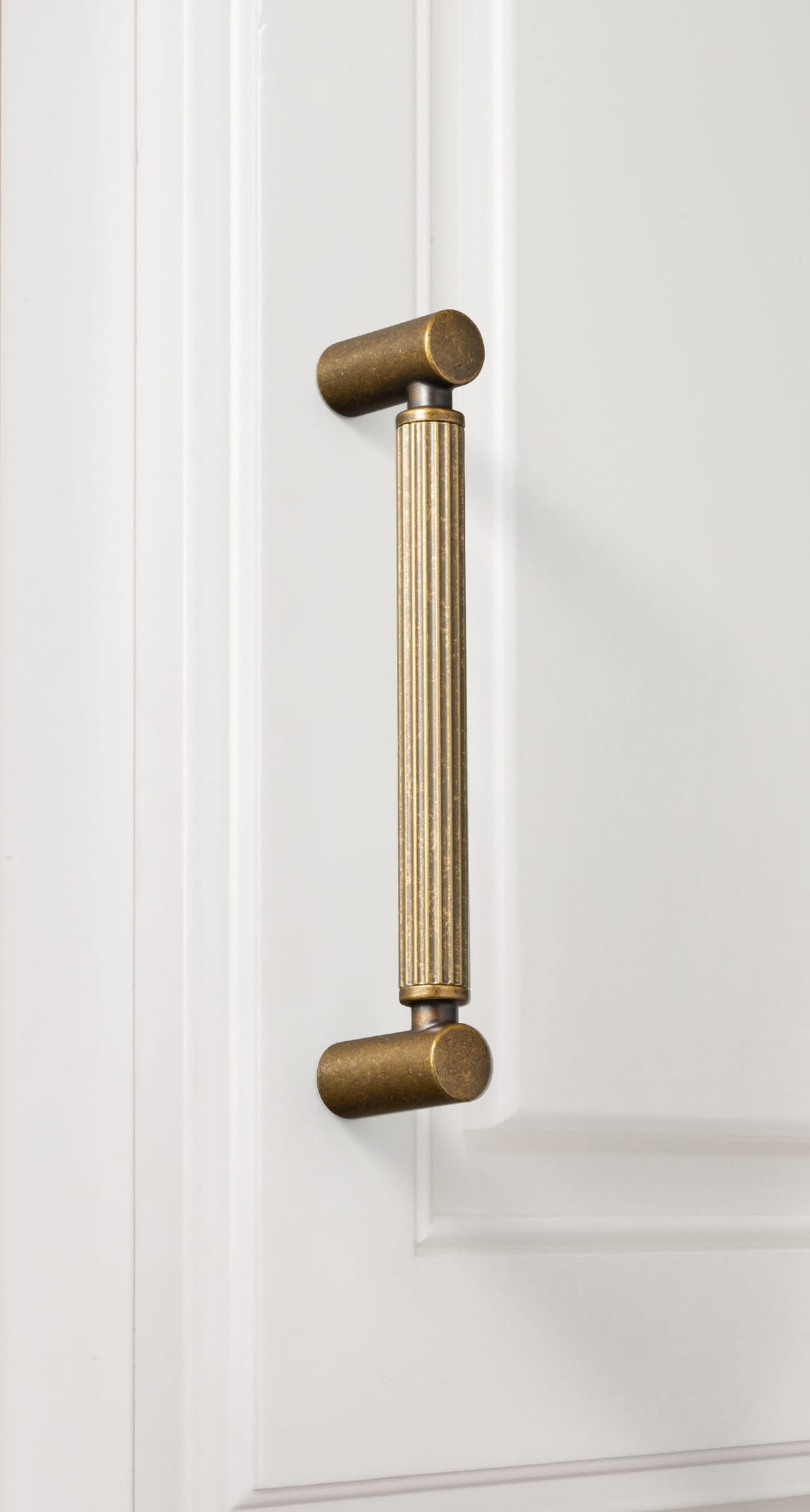 Goo-Ki Vintage Fluted Cabinet Pull Handles, Aluminum Grip Rail with Zinc Alloy End Caps Drawer Bar Pulls for Kitchen Cabinet