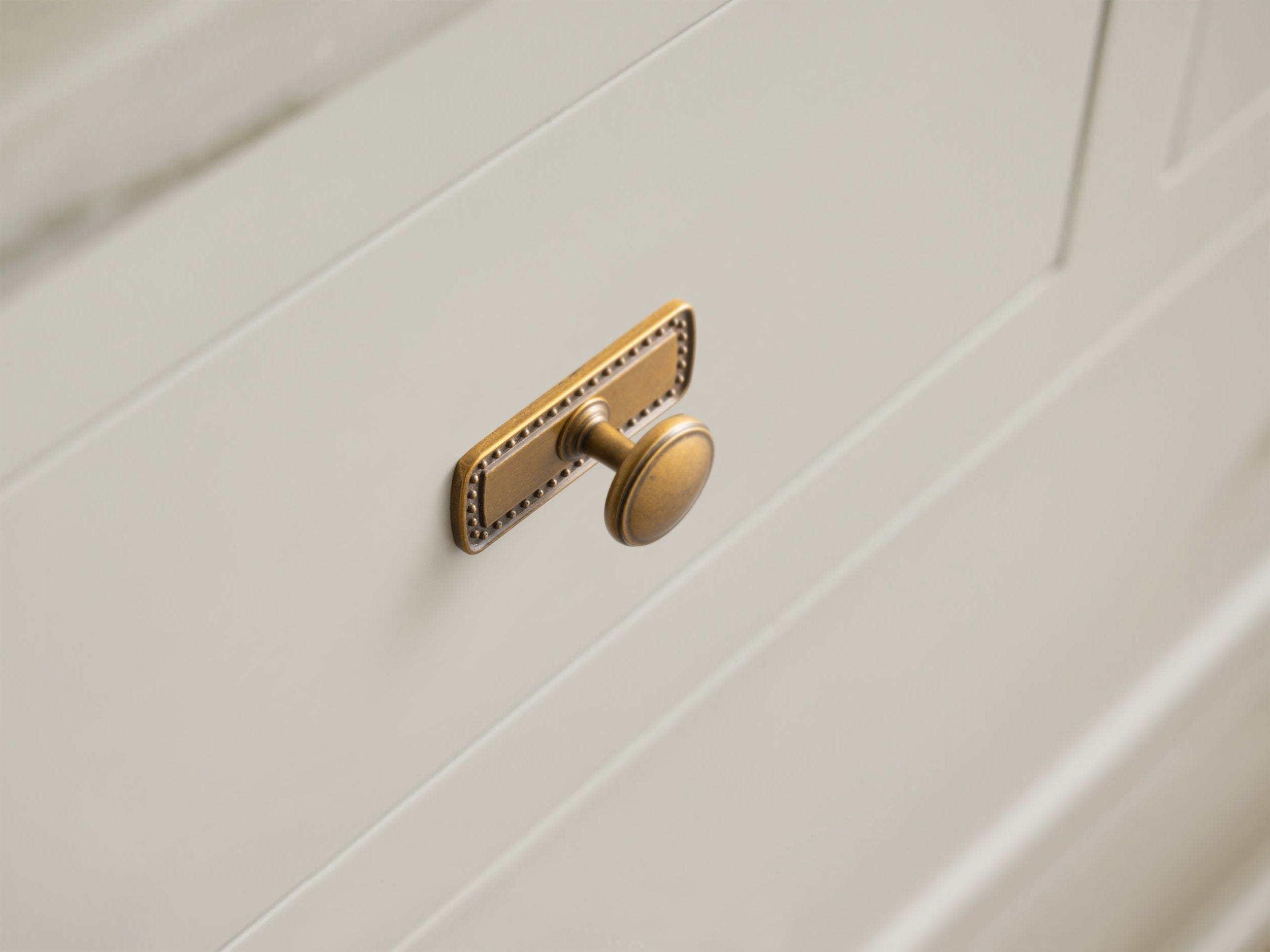 Goo-Ki Vintage Retro Bronze Drawer Knob Kitchen Hardware Single Hole Cabinet Knobs with Back Plate